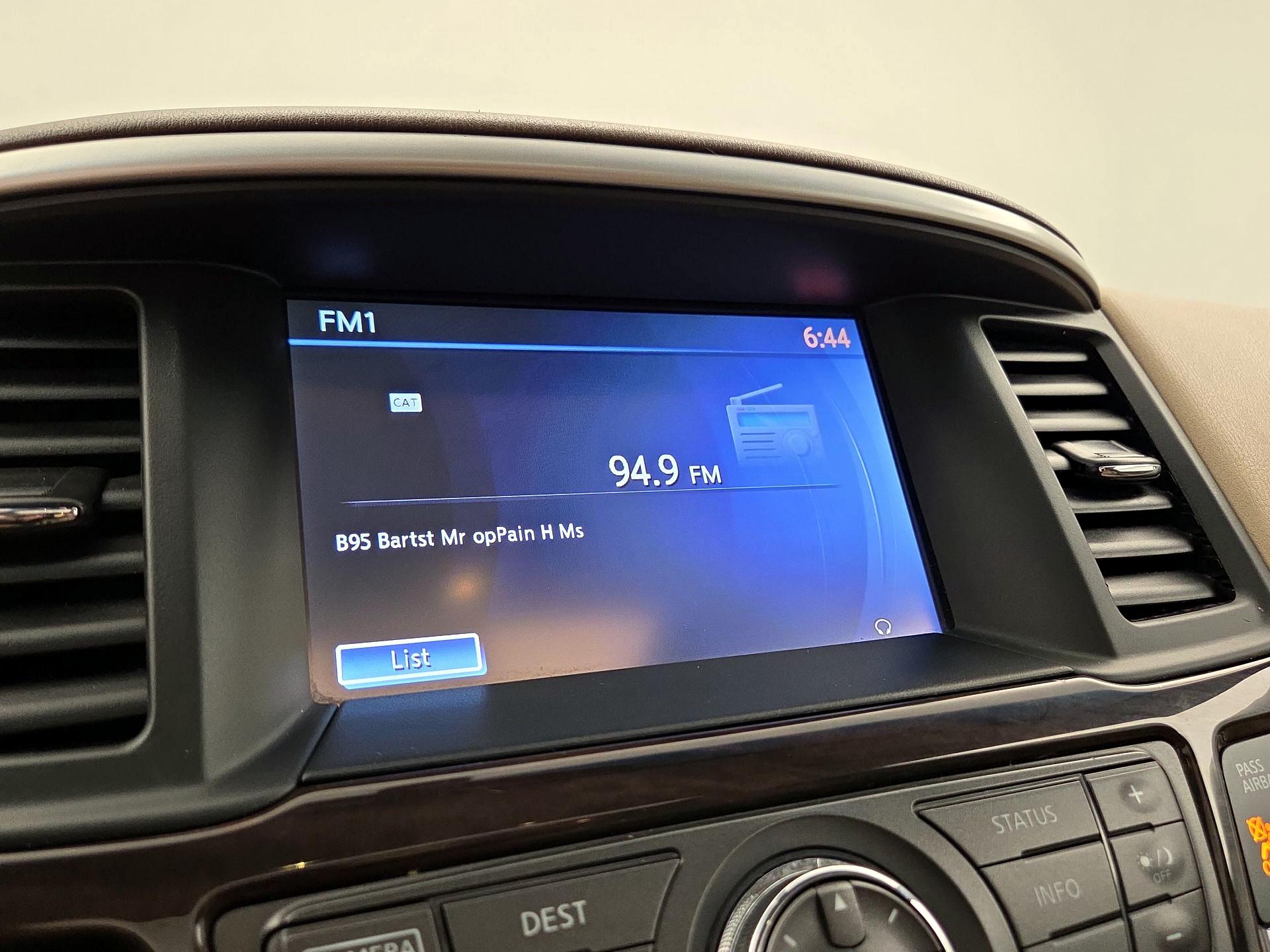 Thumbnail: 2014 Nissan Pathfinder - 16