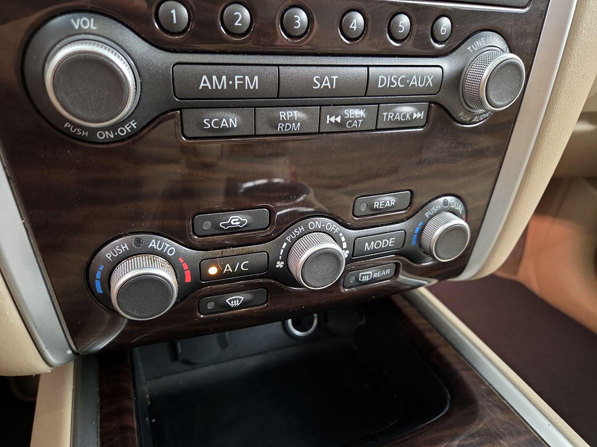 Thumbnail: 2014 Nissan Pathfinder - 17