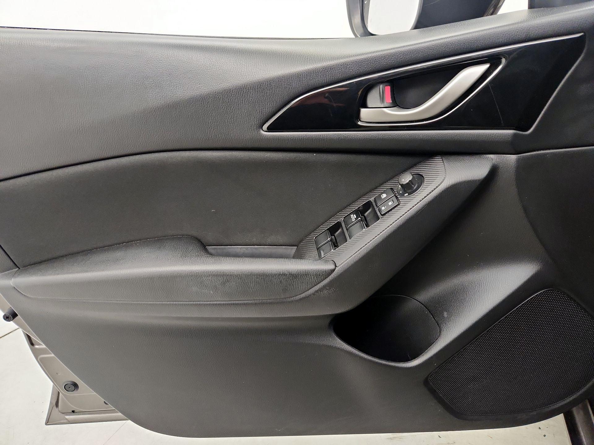 Thumbnail: 2016 Mazda Mazda3 - 12