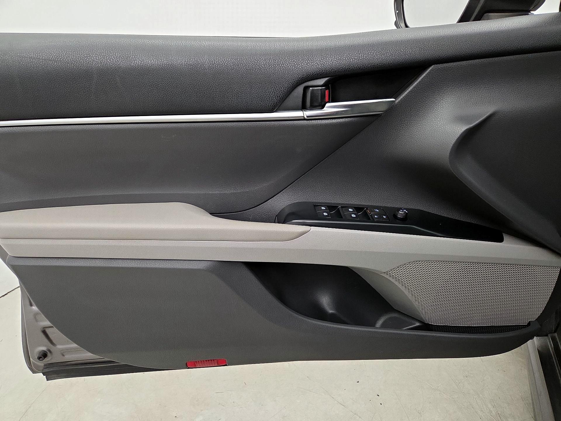 Thumbnail: 2020 Toyota Camry - 12