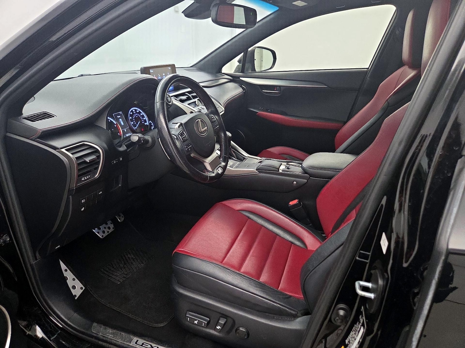 Power Seat(s) & Side Airbags