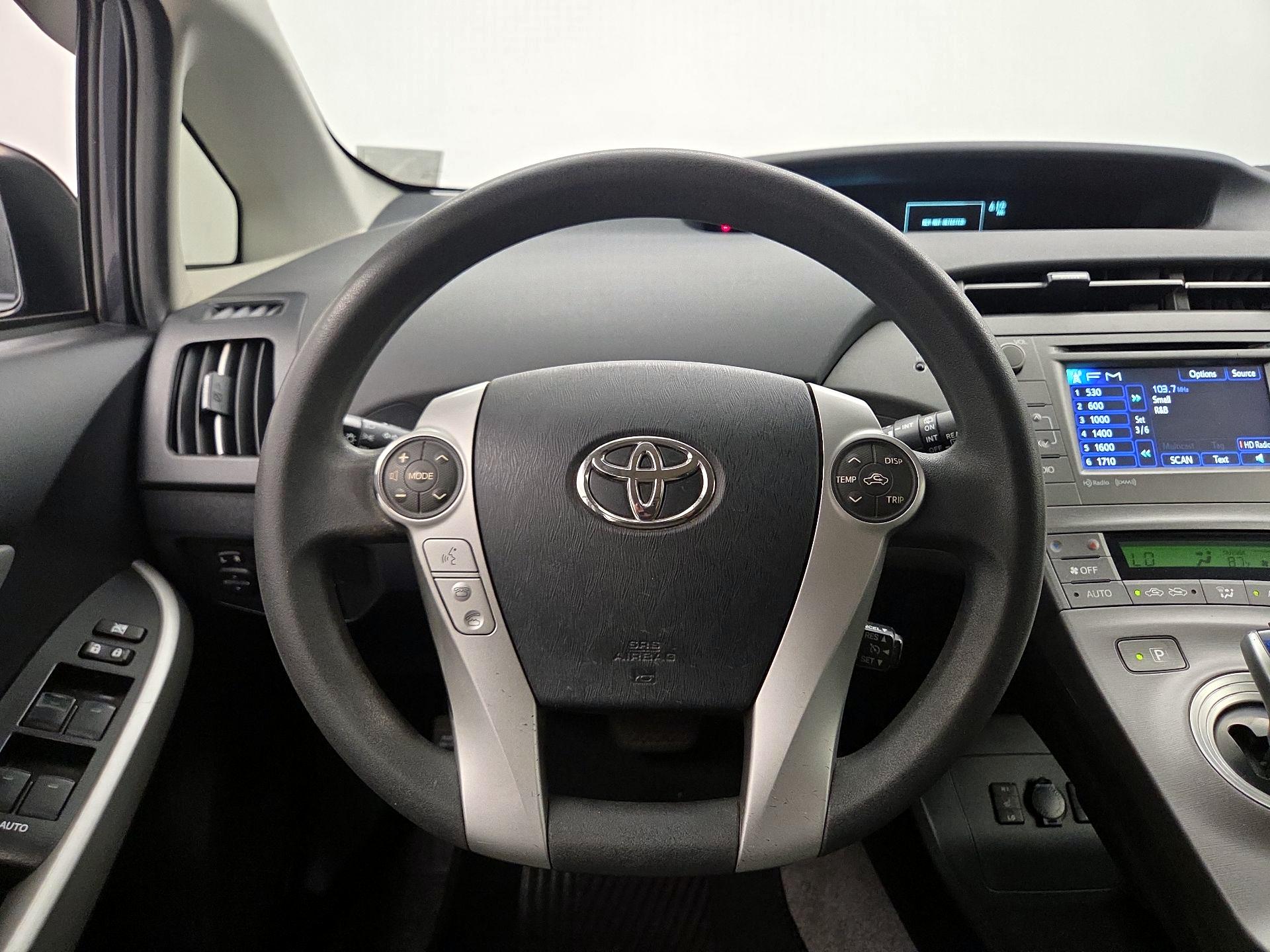 Thumbnail: 2015 Toyota Prius - 10