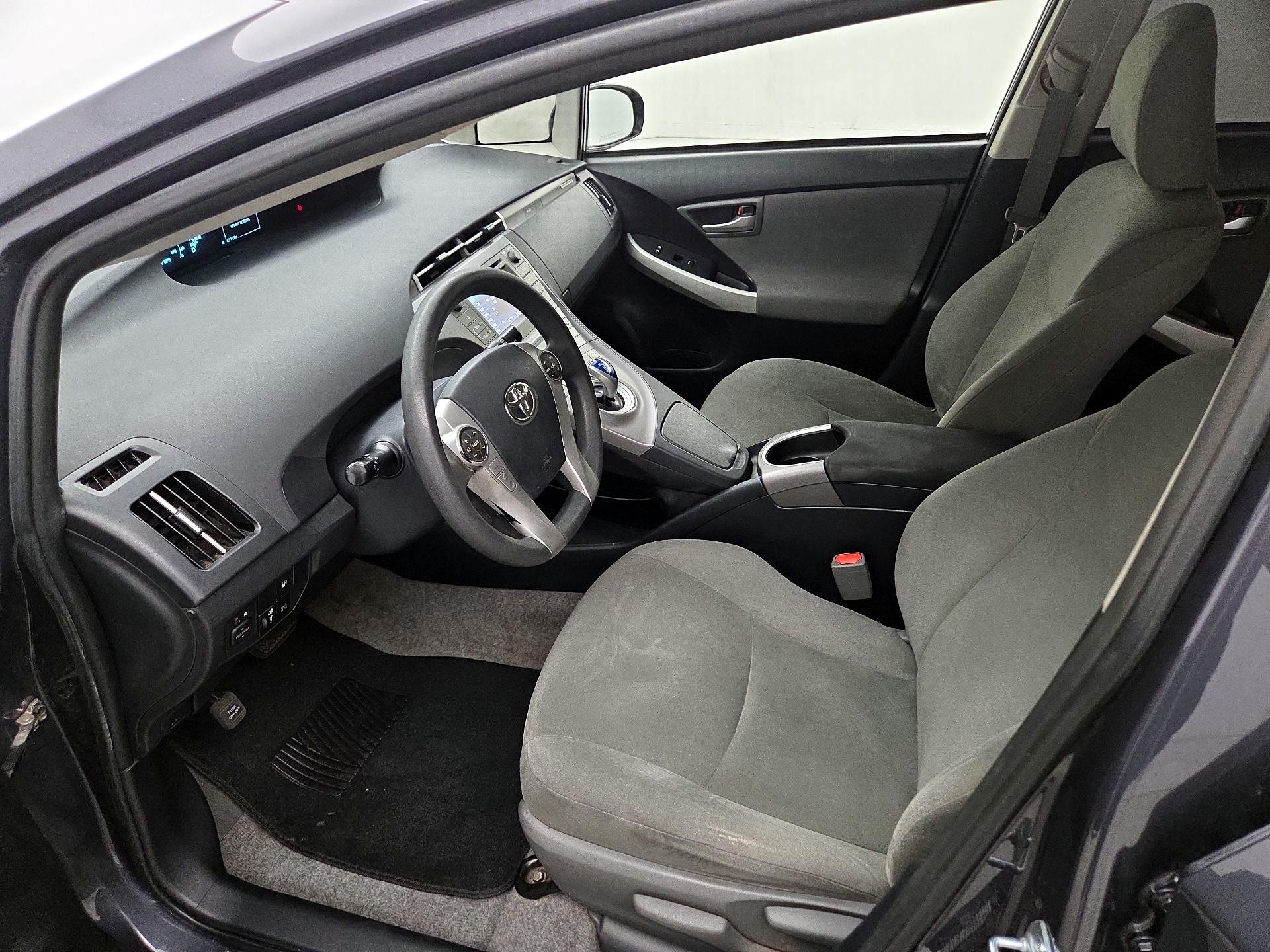 Thumbnail: 2015 Toyota Prius - 11