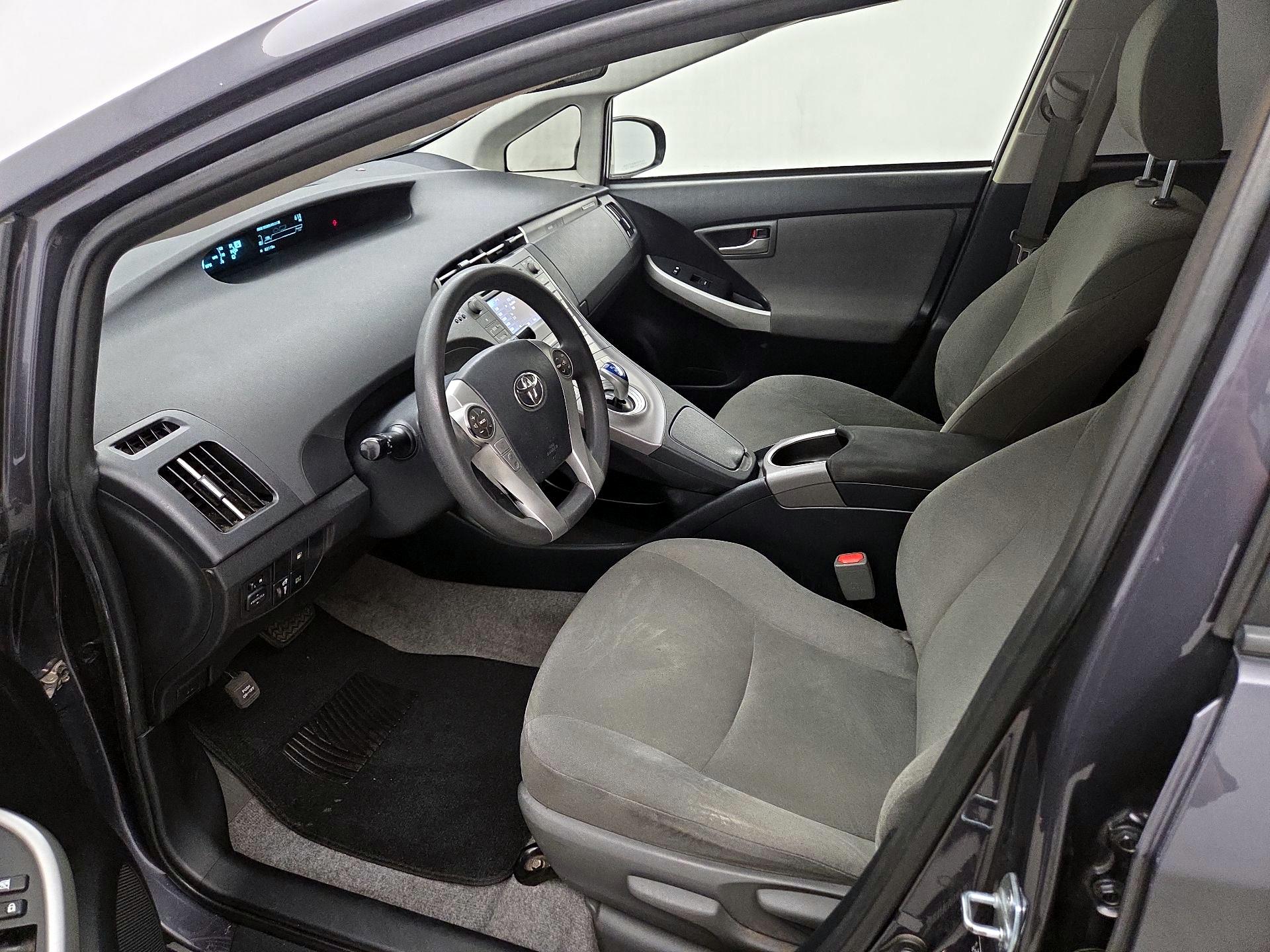 Thumbnail: 2015 Toyota Prius - 12