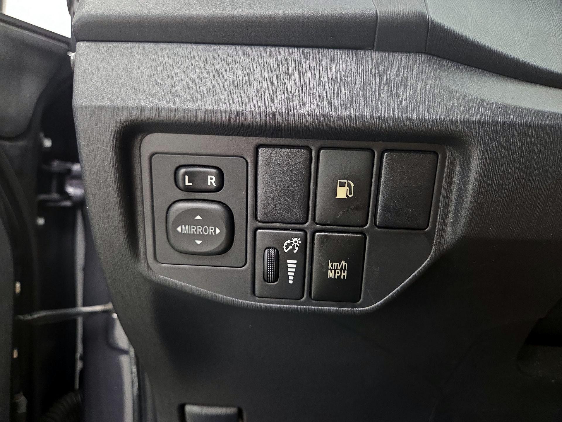 Thumbnail: 2015 Toyota Prius - 13