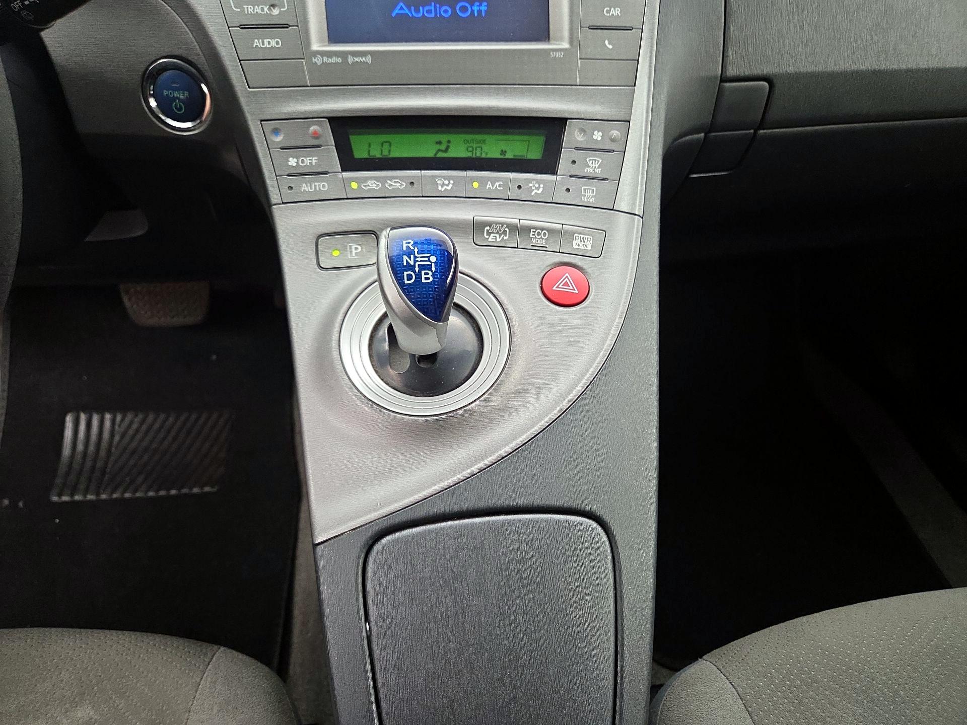 Thumbnail: 2015 Toyota Prius - 17