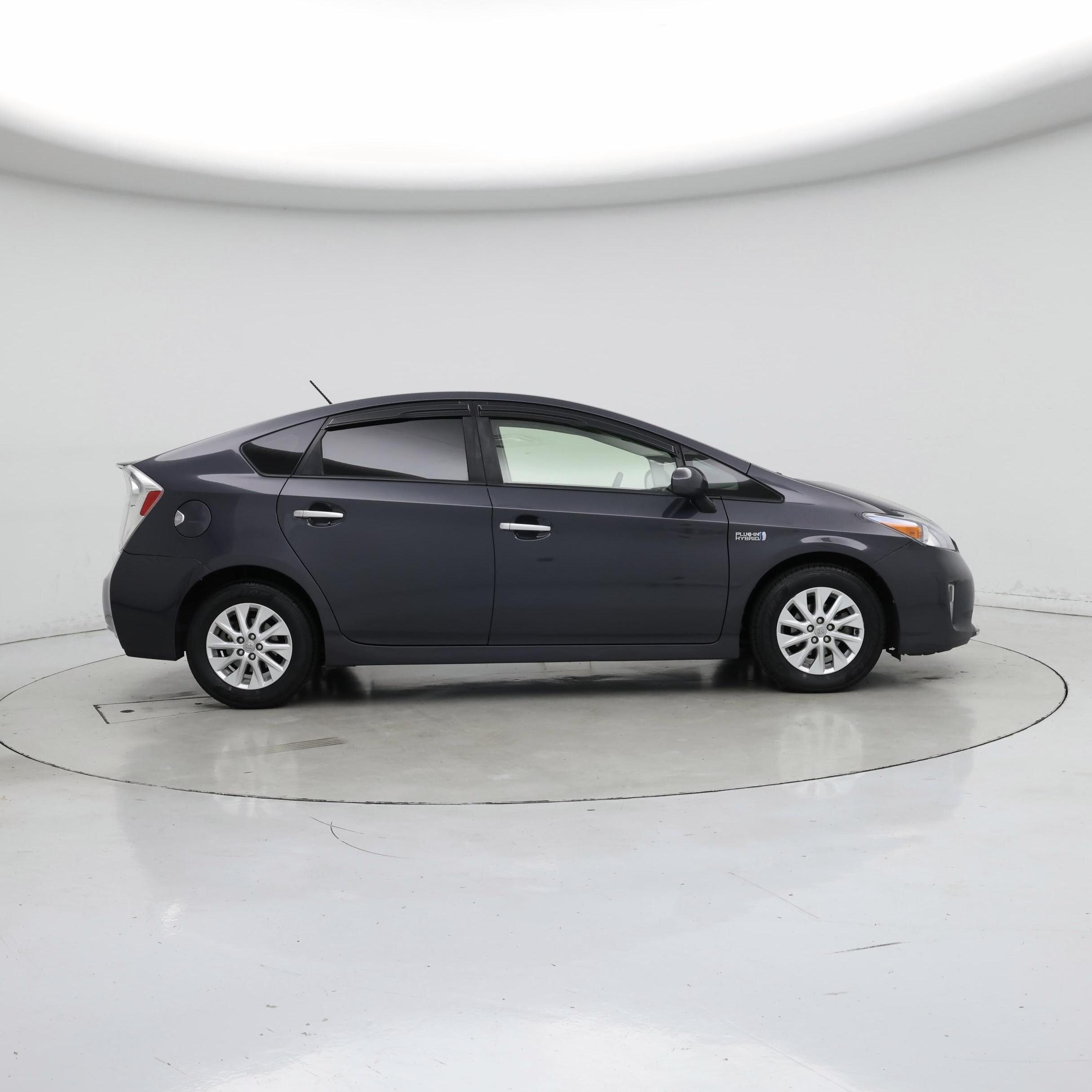 Thumbnail: 2015 Toyota Prius - 7