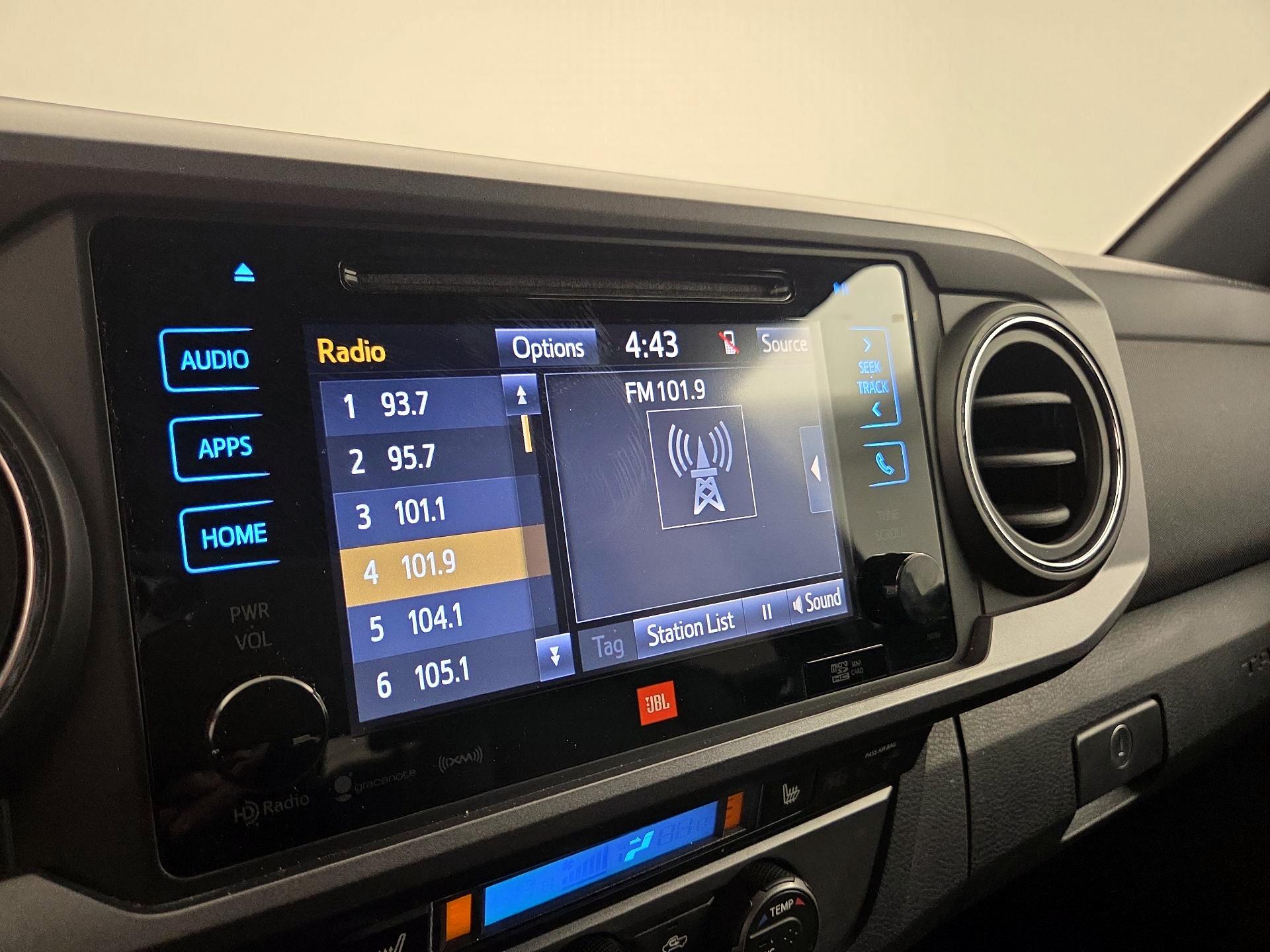 Thumbnail: 2019 Toyota Tacoma - 15
