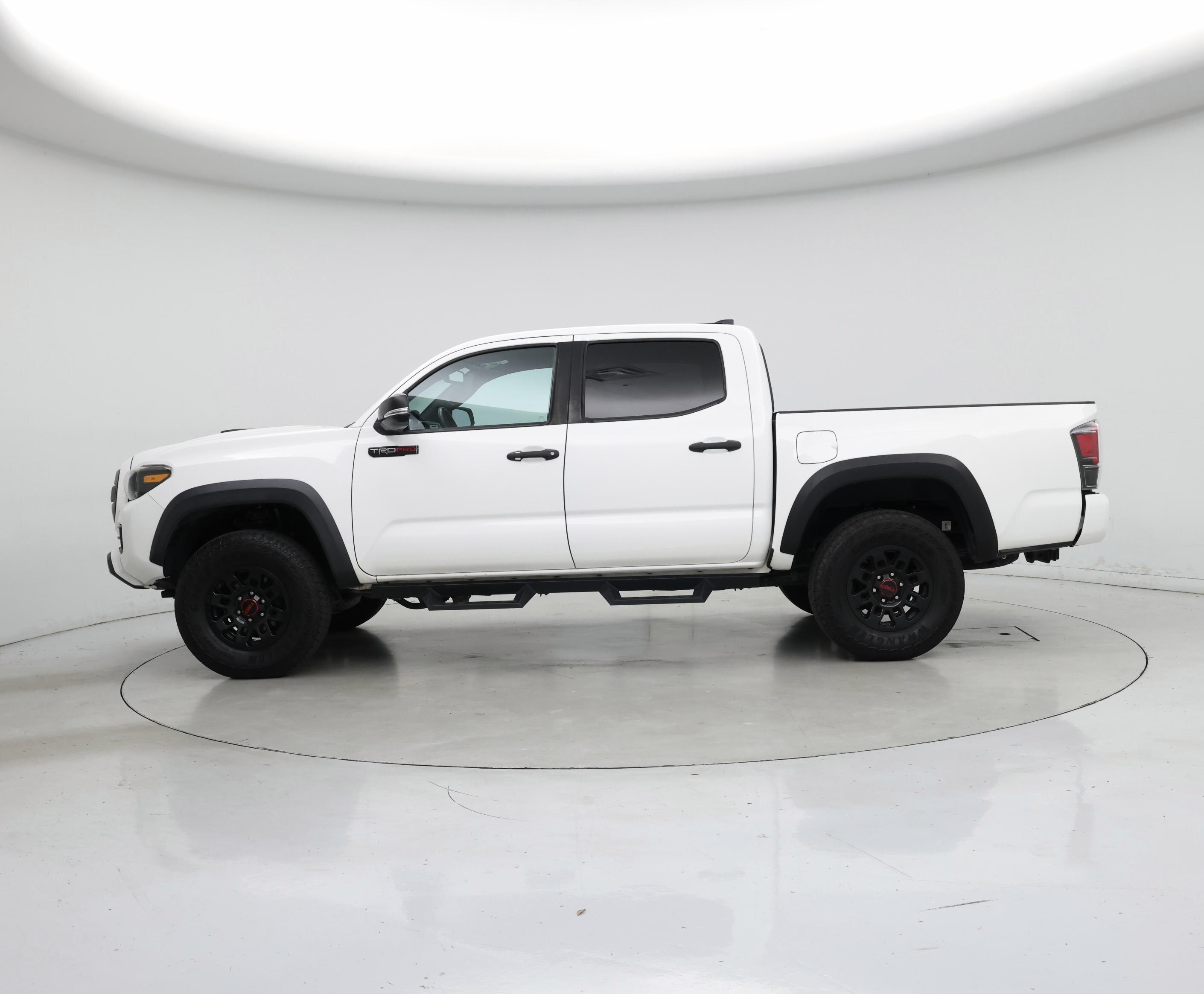 Thumbnail: 2019 Toyota Tacoma - 3