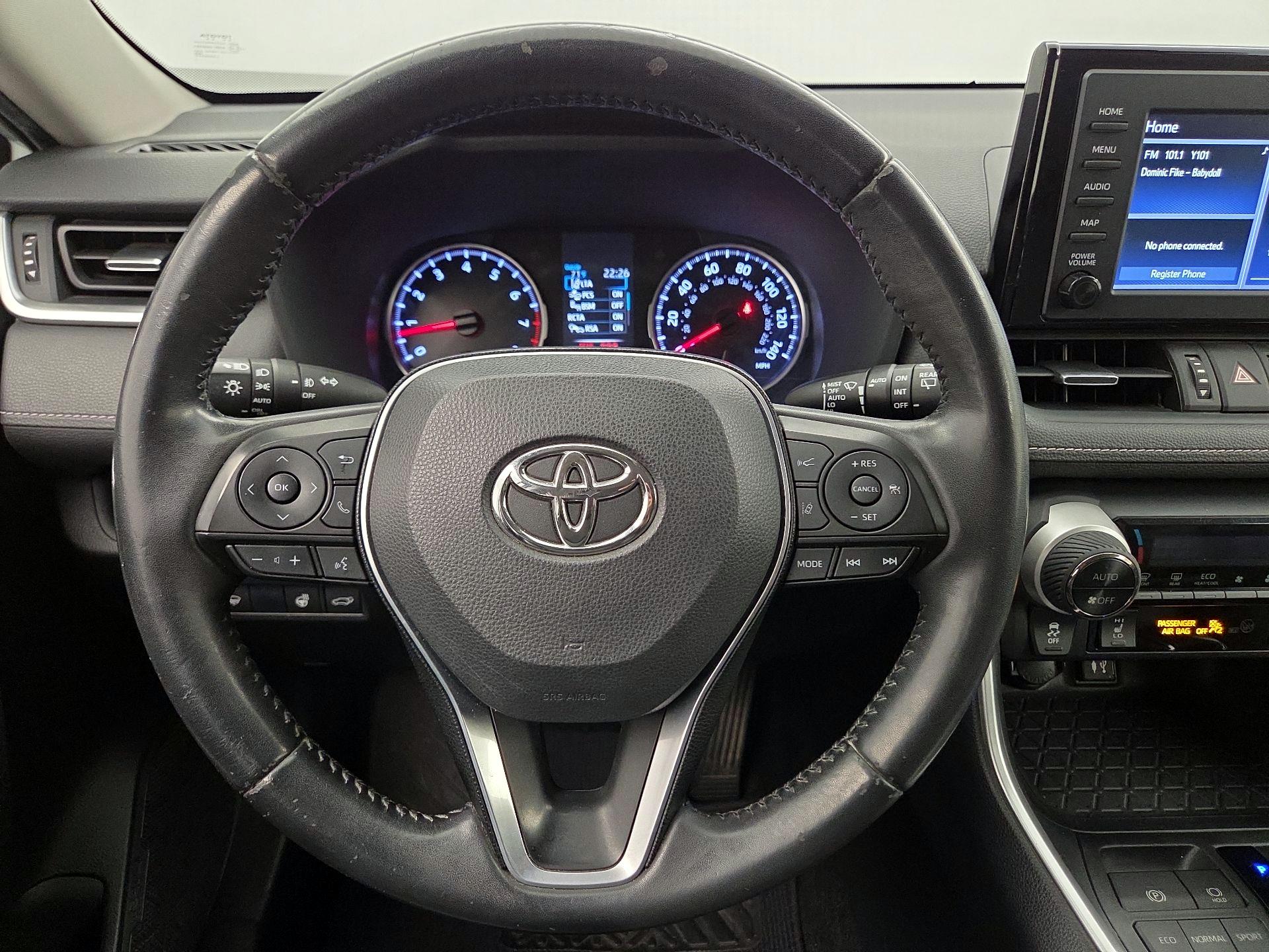 Thumbnail: 2019 Toyota RAV4 - 10