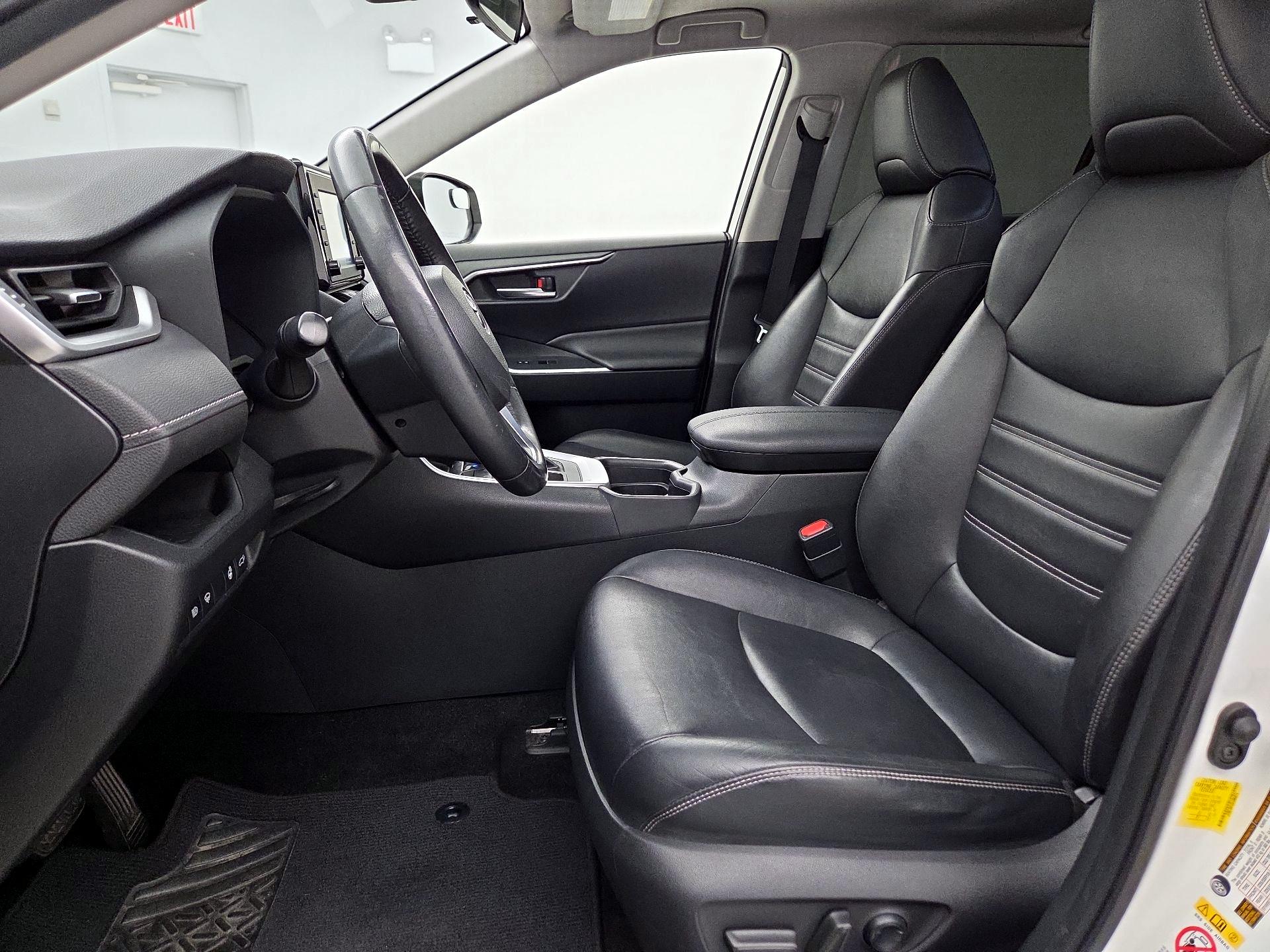 Thumbnail: 2019 Toyota RAV4 - 11