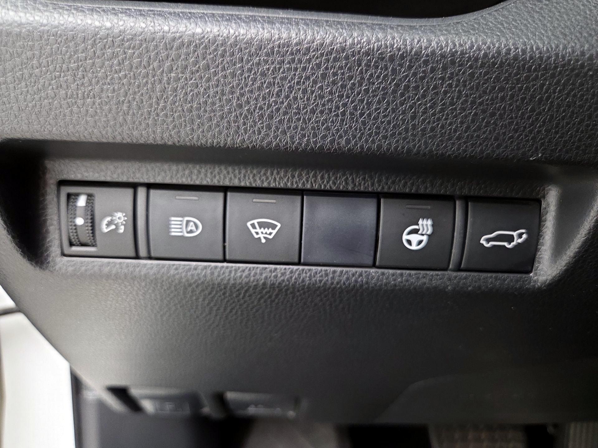 Thumbnail: 2019 Toyota RAV4 - 13