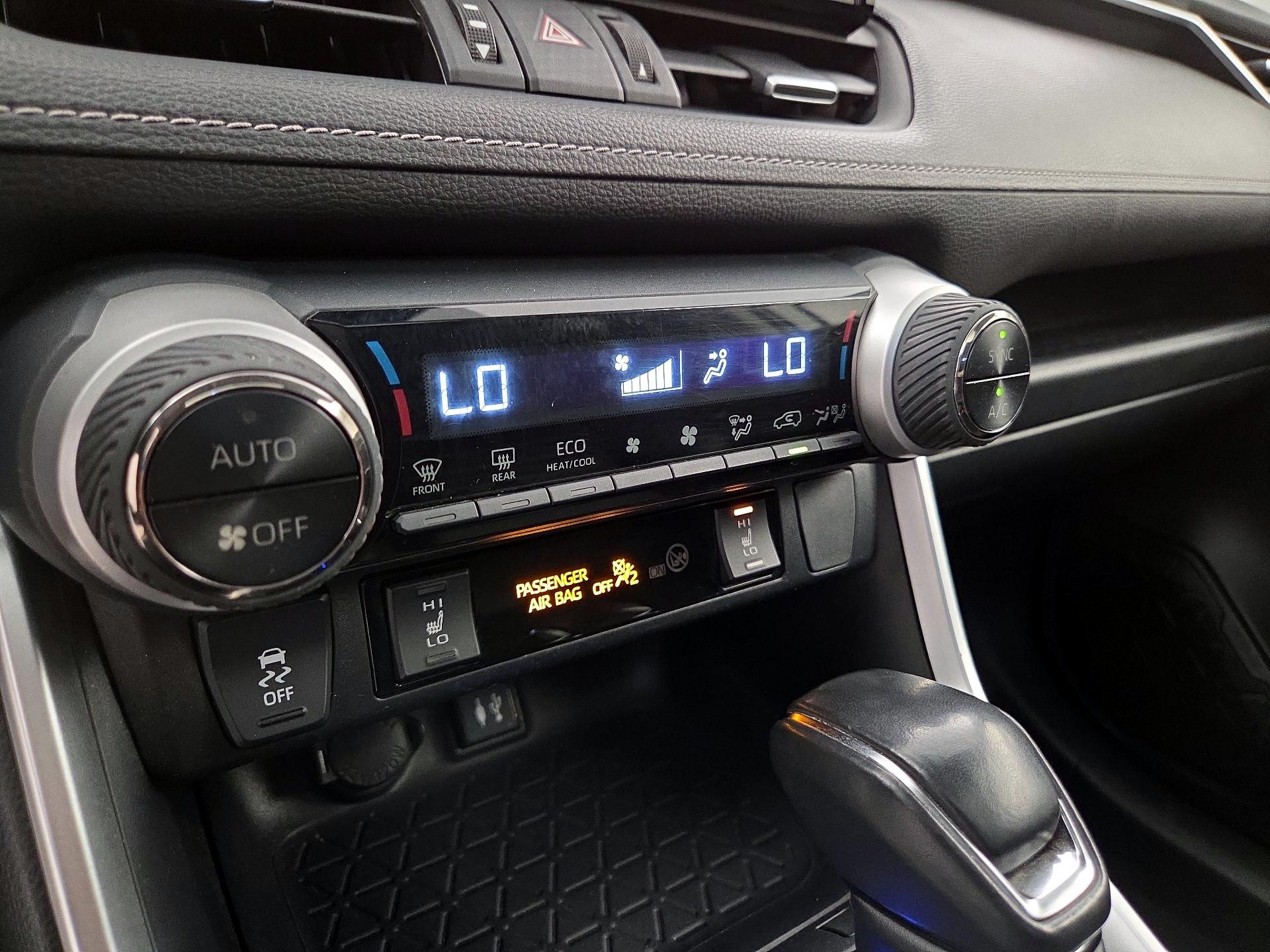 Thumbnail: 2019 Toyota RAV4 - 16