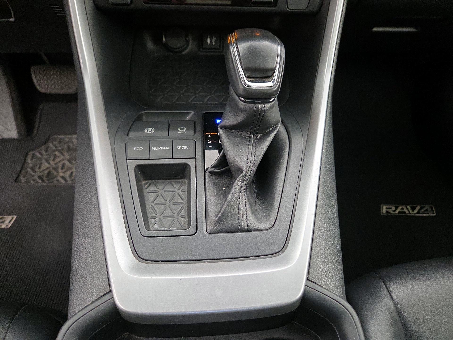 Thumbnail: 2019 Toyota RAV4 - 17
