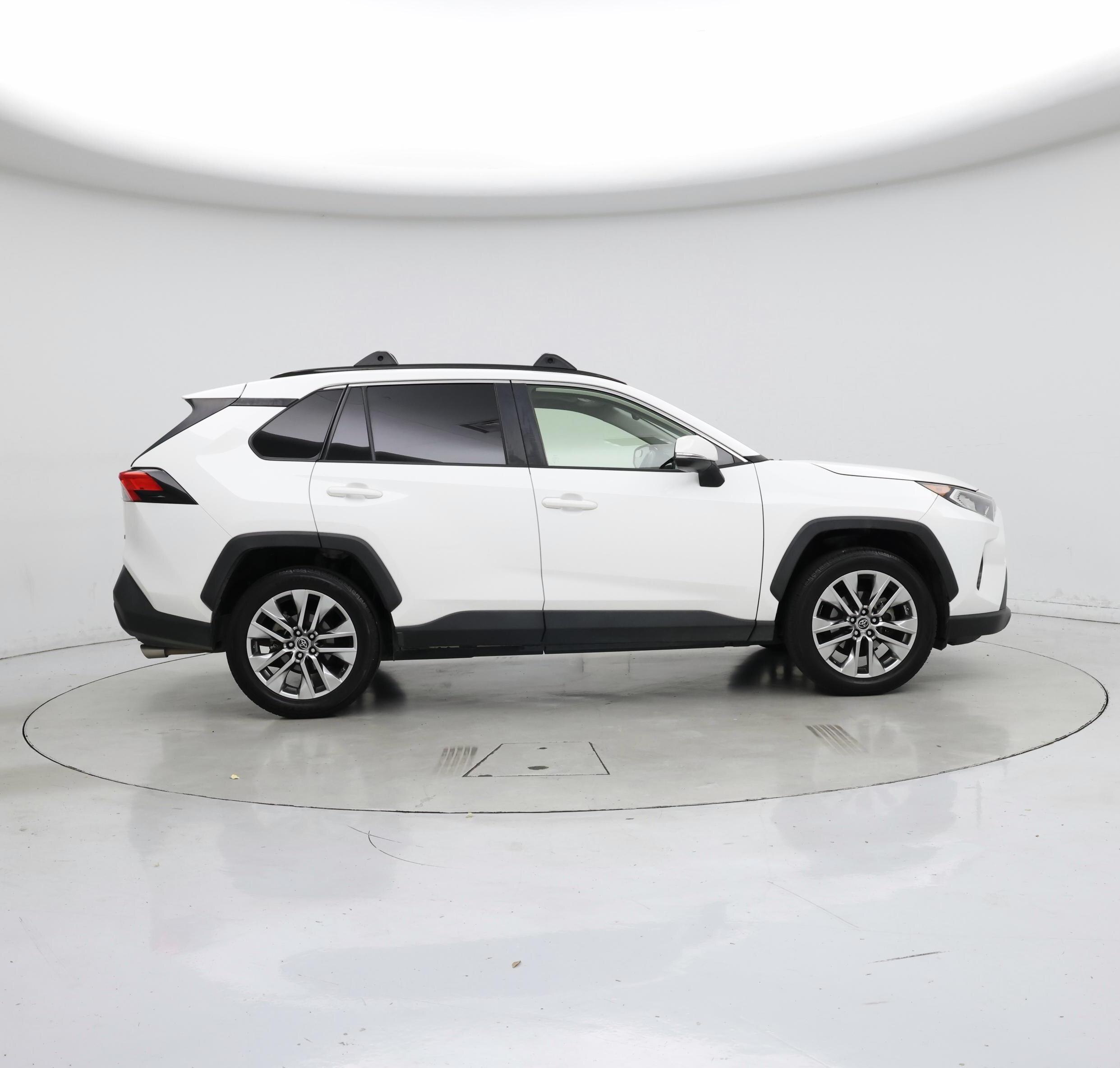 Thumbnail: 2019 Toyota RAV4 - 7