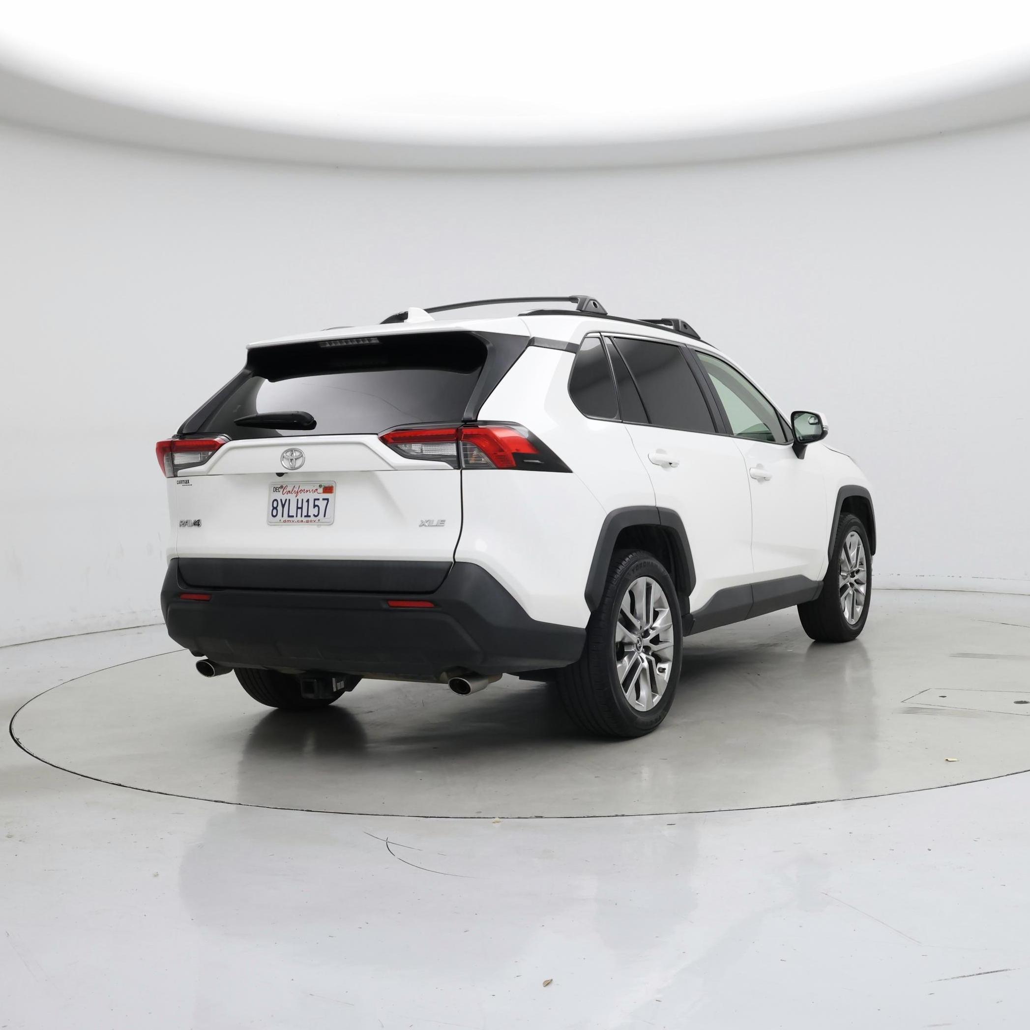 Thumbnail: 2019 Toyota RAV4 - 8