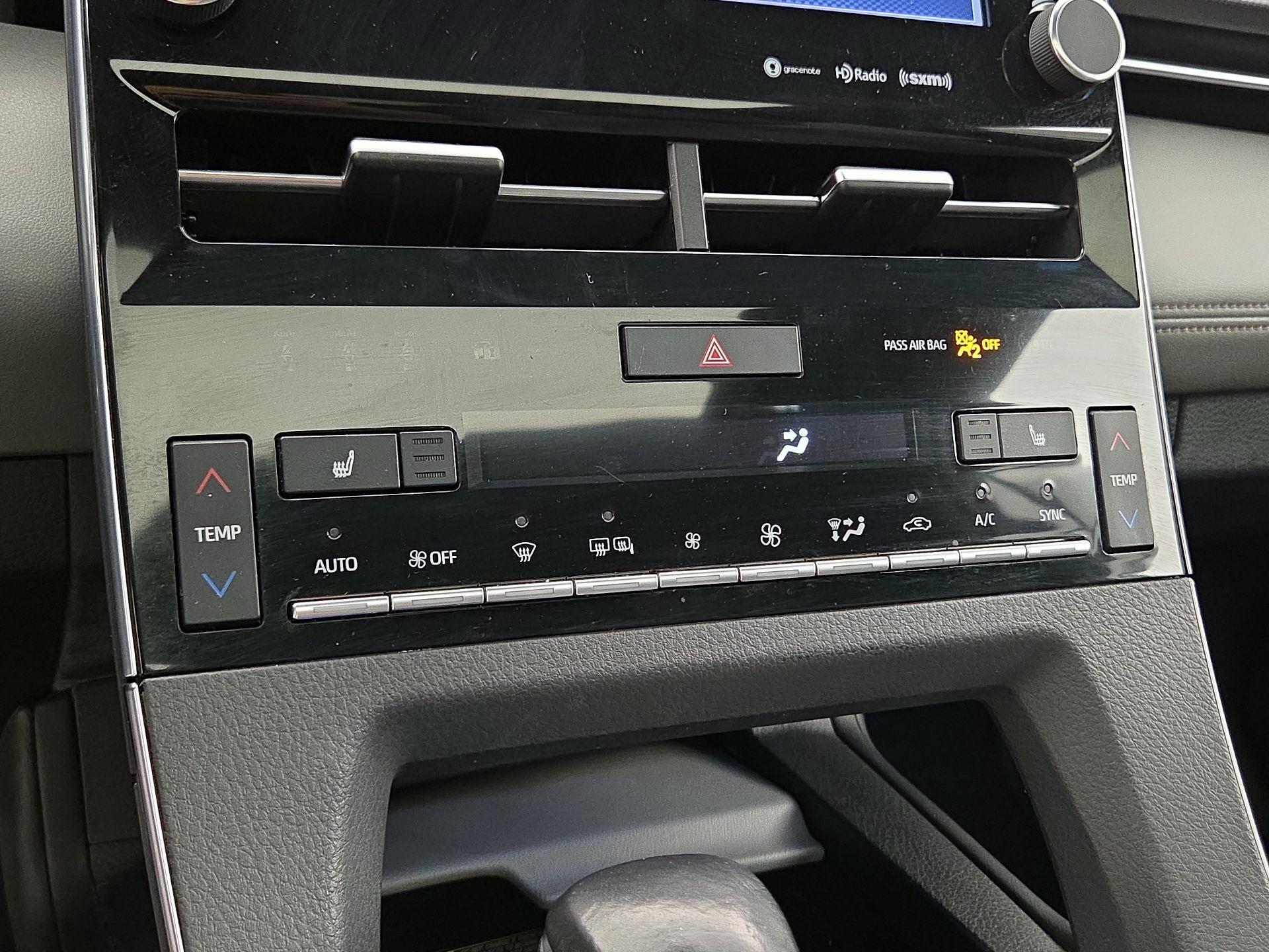Thumbnail: 2020 Toyota Avalon - 16
