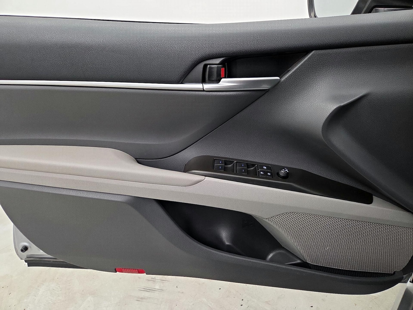 2024 Toyota Camry LE - Photo 13
