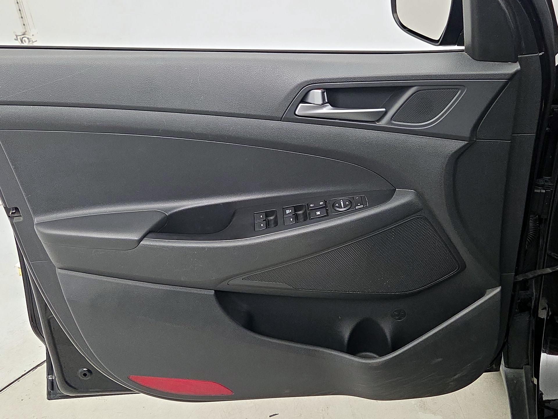 Thumbnail: 2017 Hyundai Tucson - 12