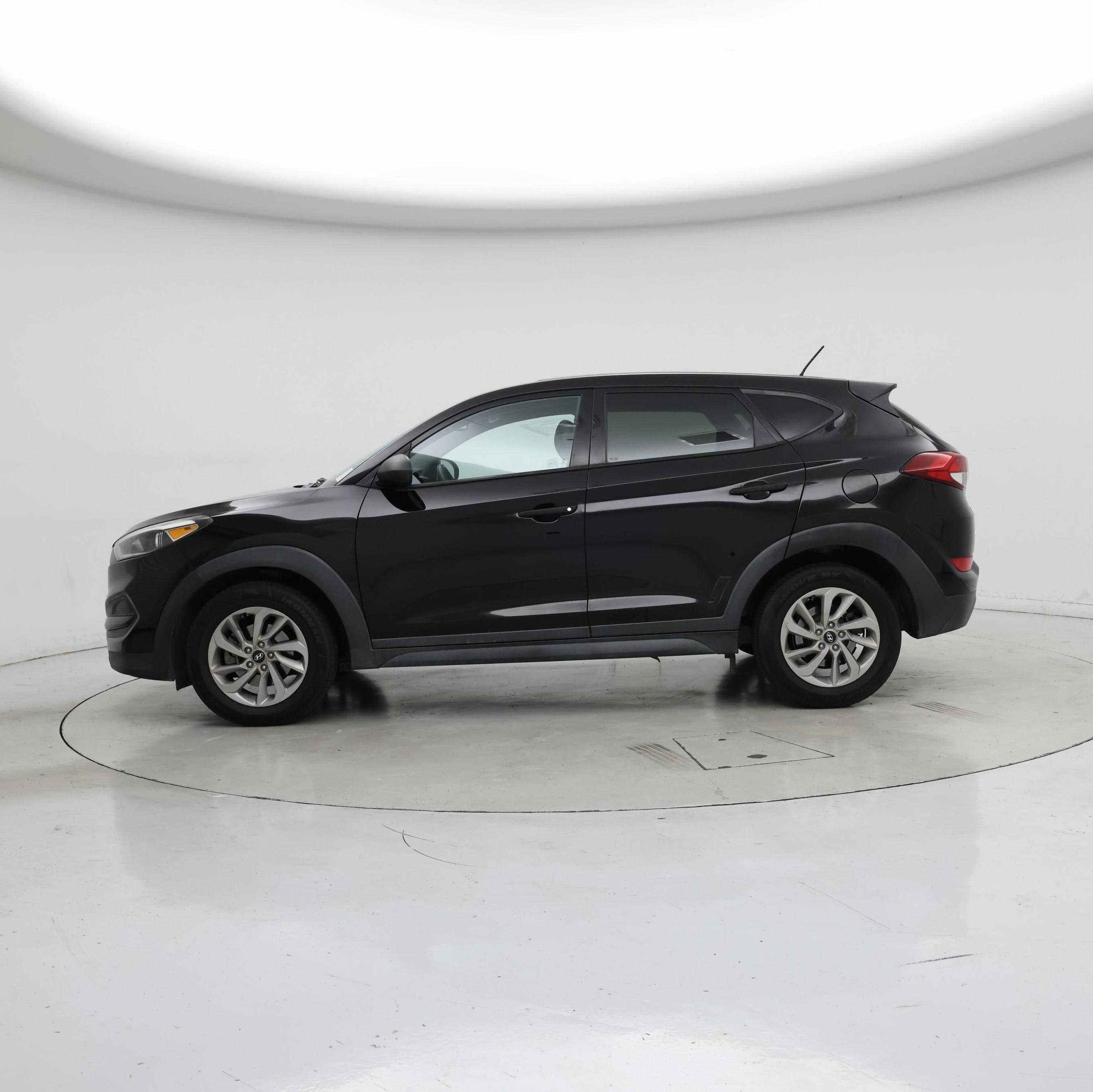 Thumbnail: 2017 Hyundai Tucson - 3