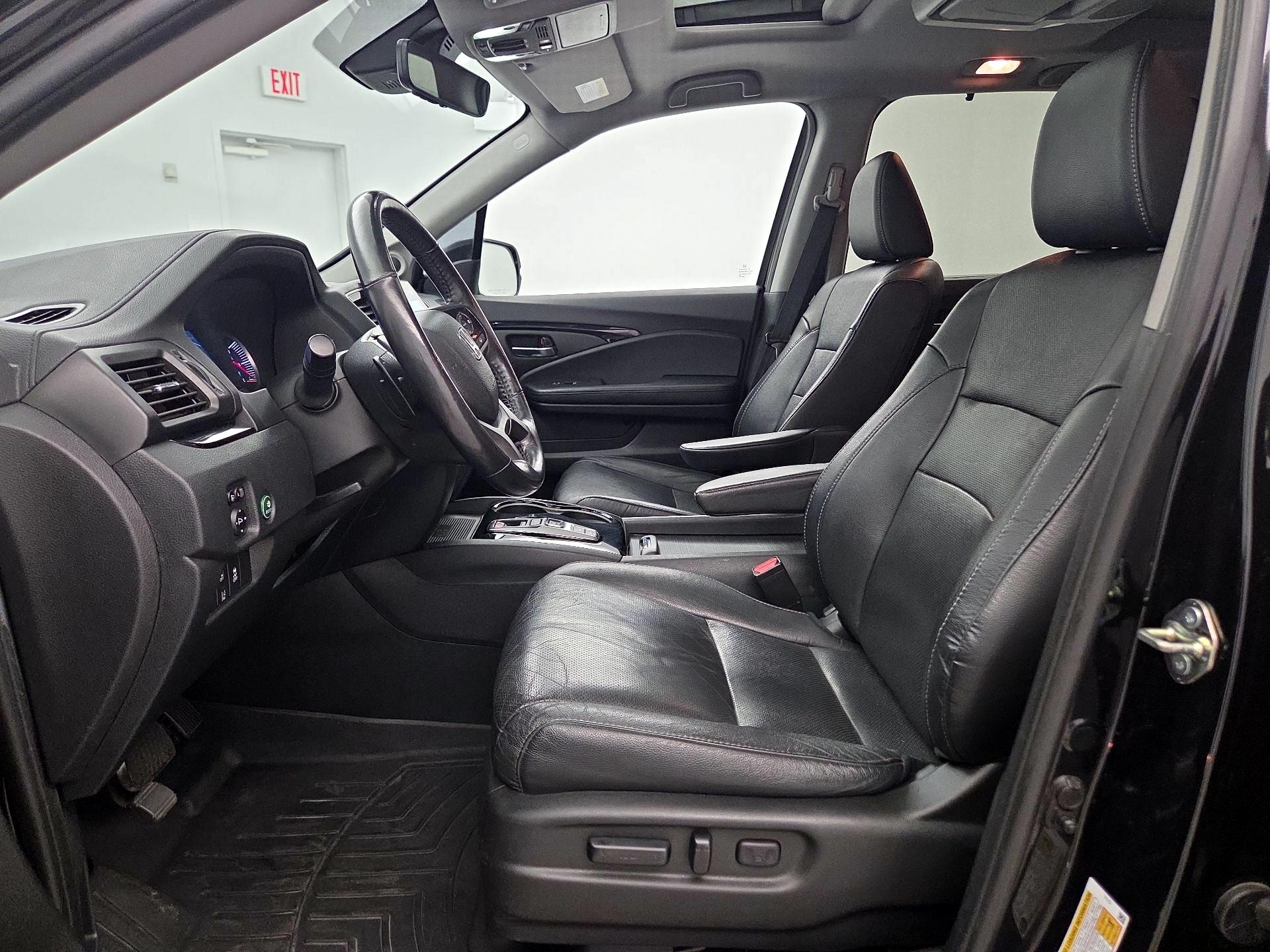 Thumbnail: 2020 Honda Pilot - 11