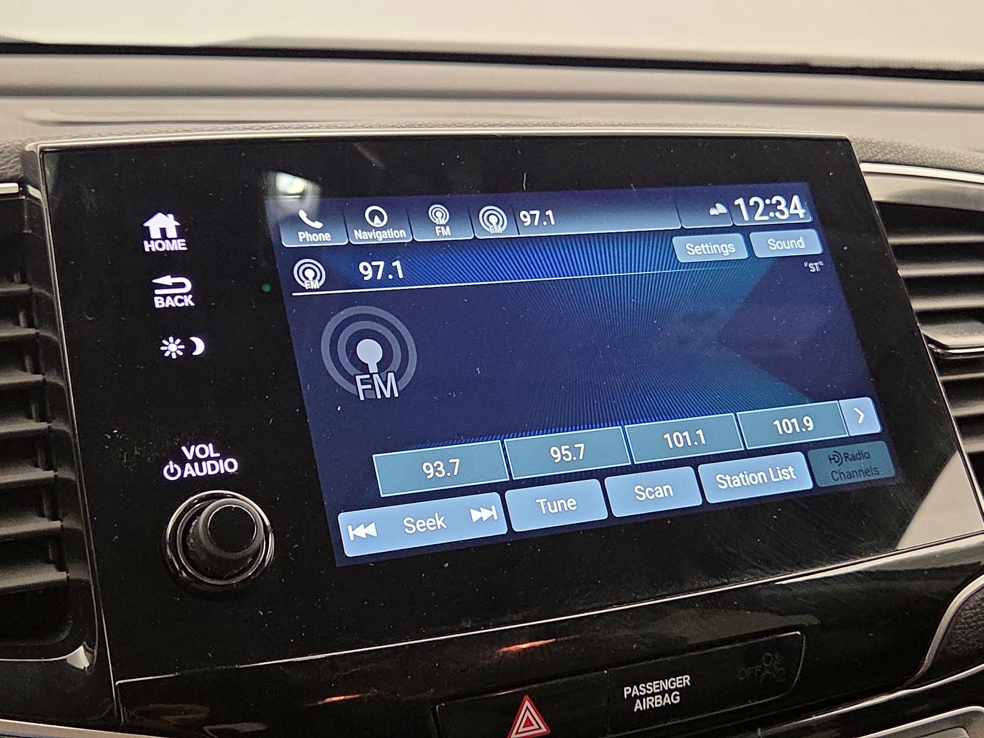 Thumbnail: 2020 Honda Pilot - 16