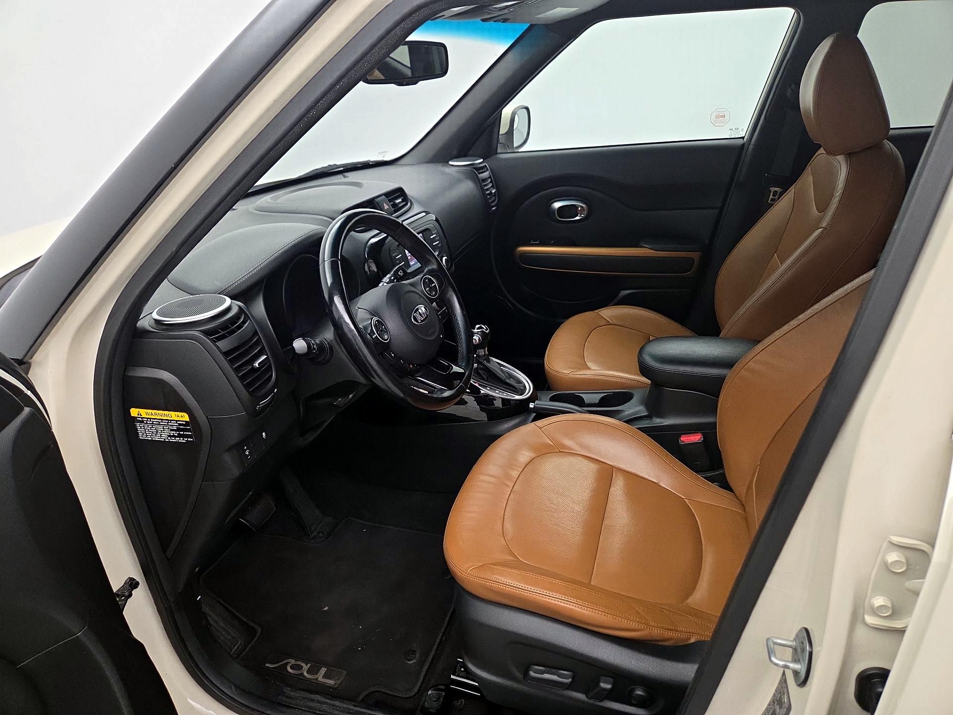 Thumbnail: 2015 Kia Soul - 11