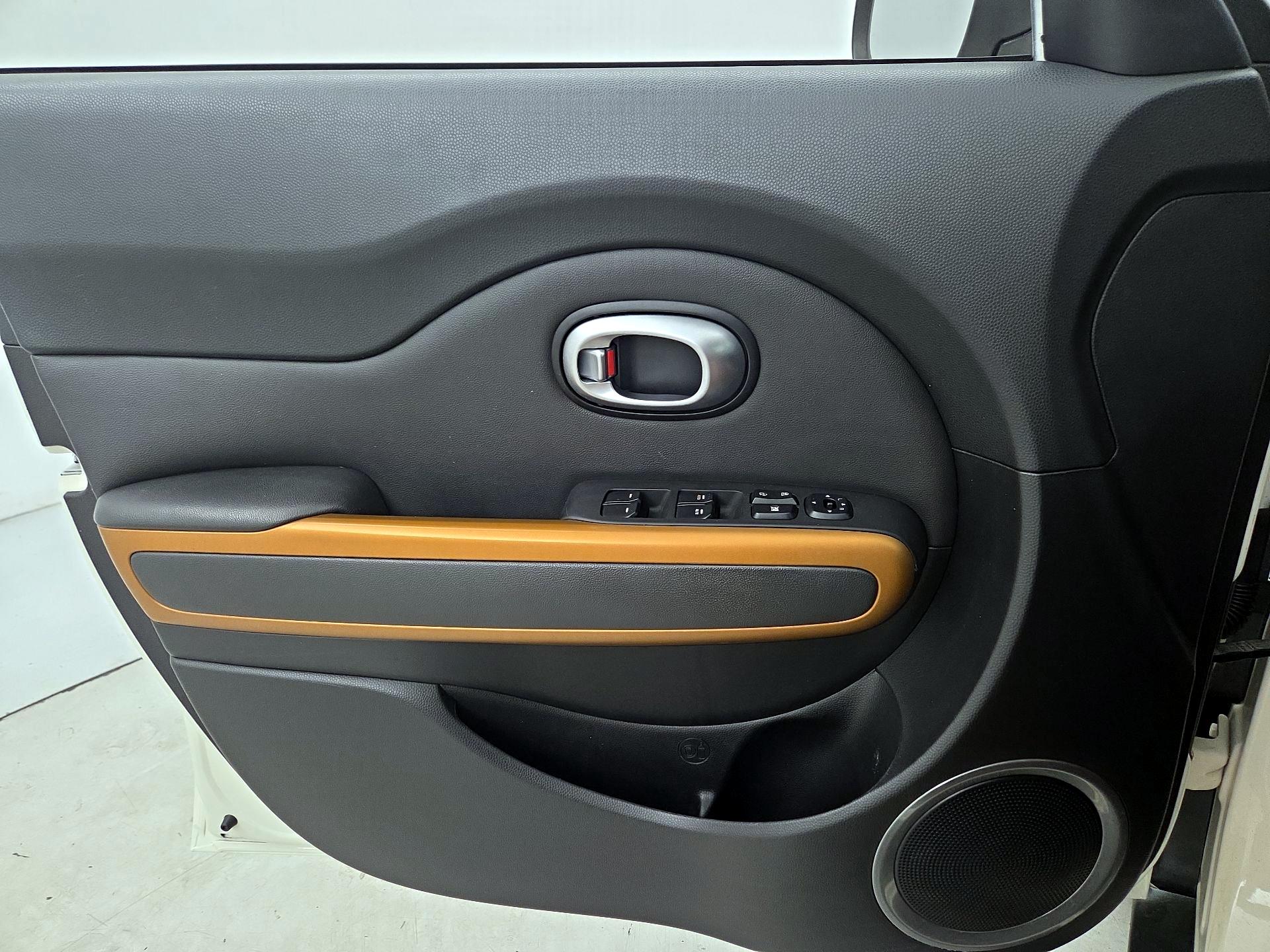 Thumbnail: 2015 Kia Soul - 12