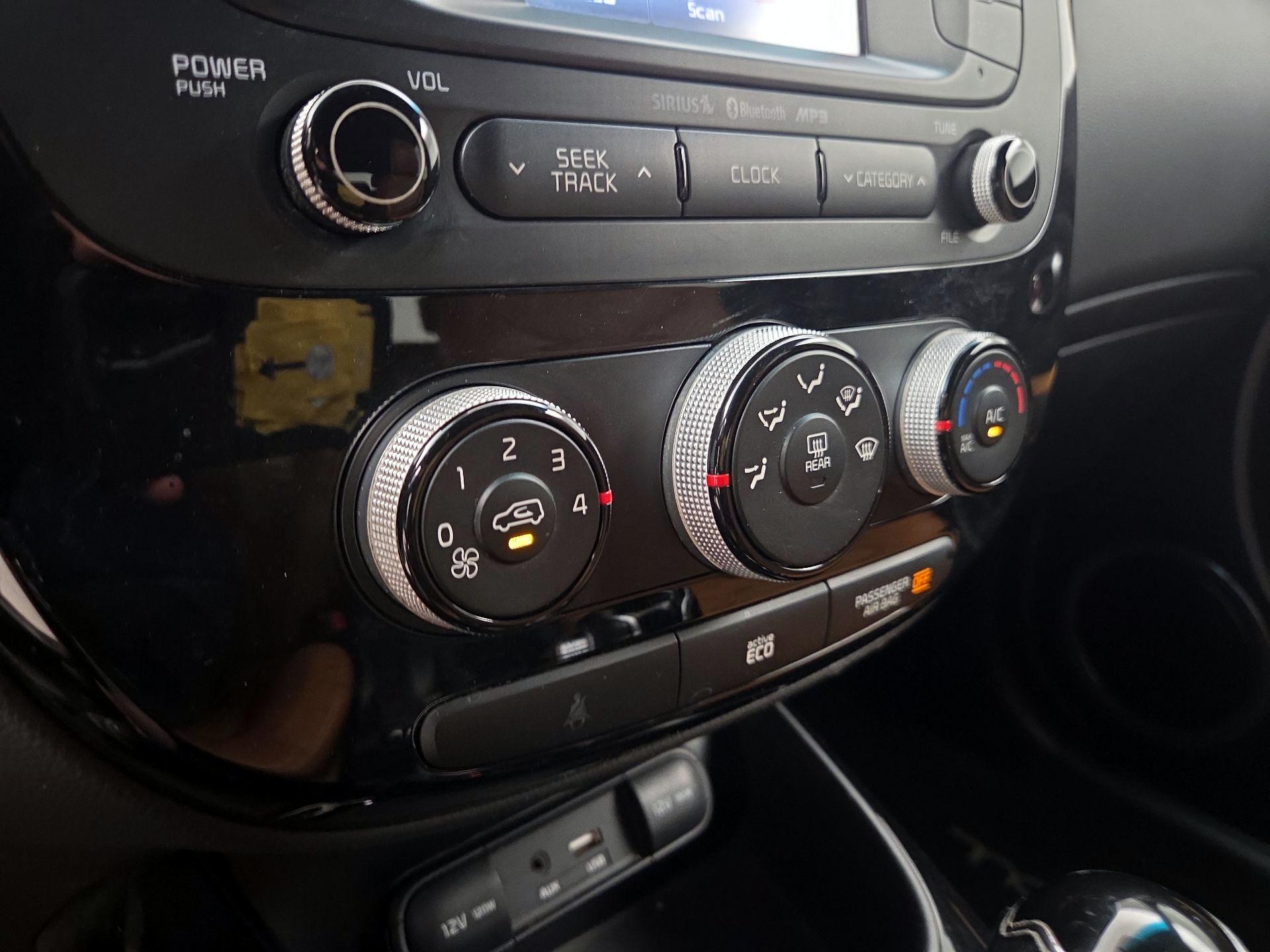 Thumbnail: 2015 Kia Soul - 16