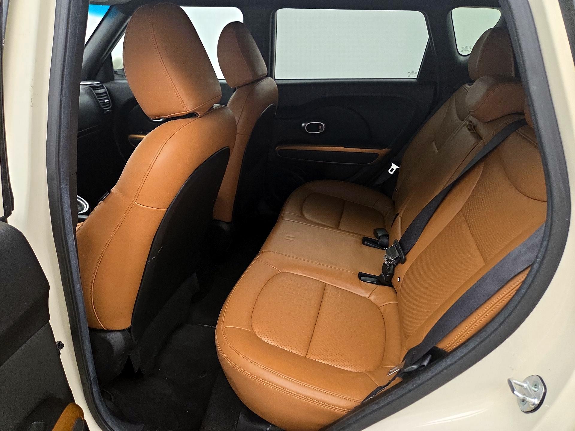 Thumbnail: 2015 Kia Soul - 19