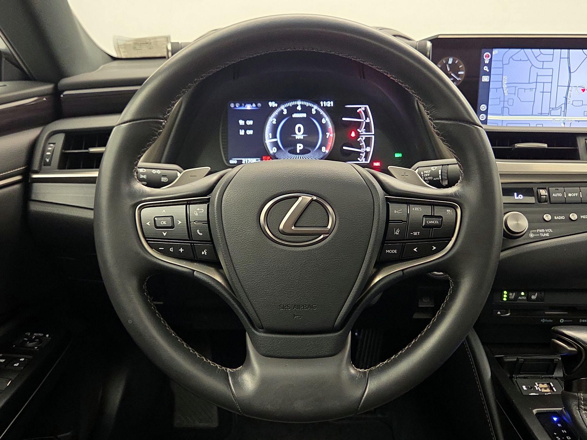 Thumbnail: 2021 Lexus ES - 10