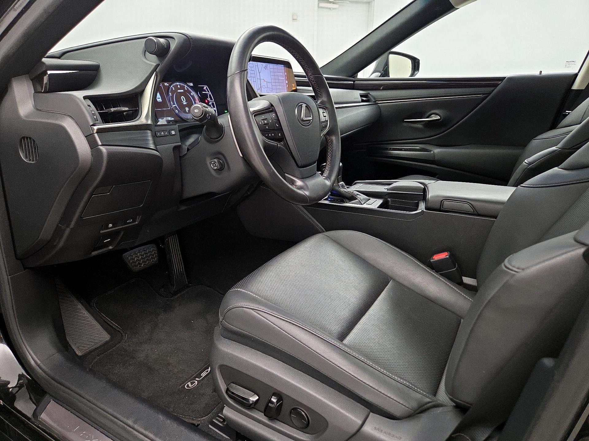 Thumbnail: 2021 Lexus ES - 11