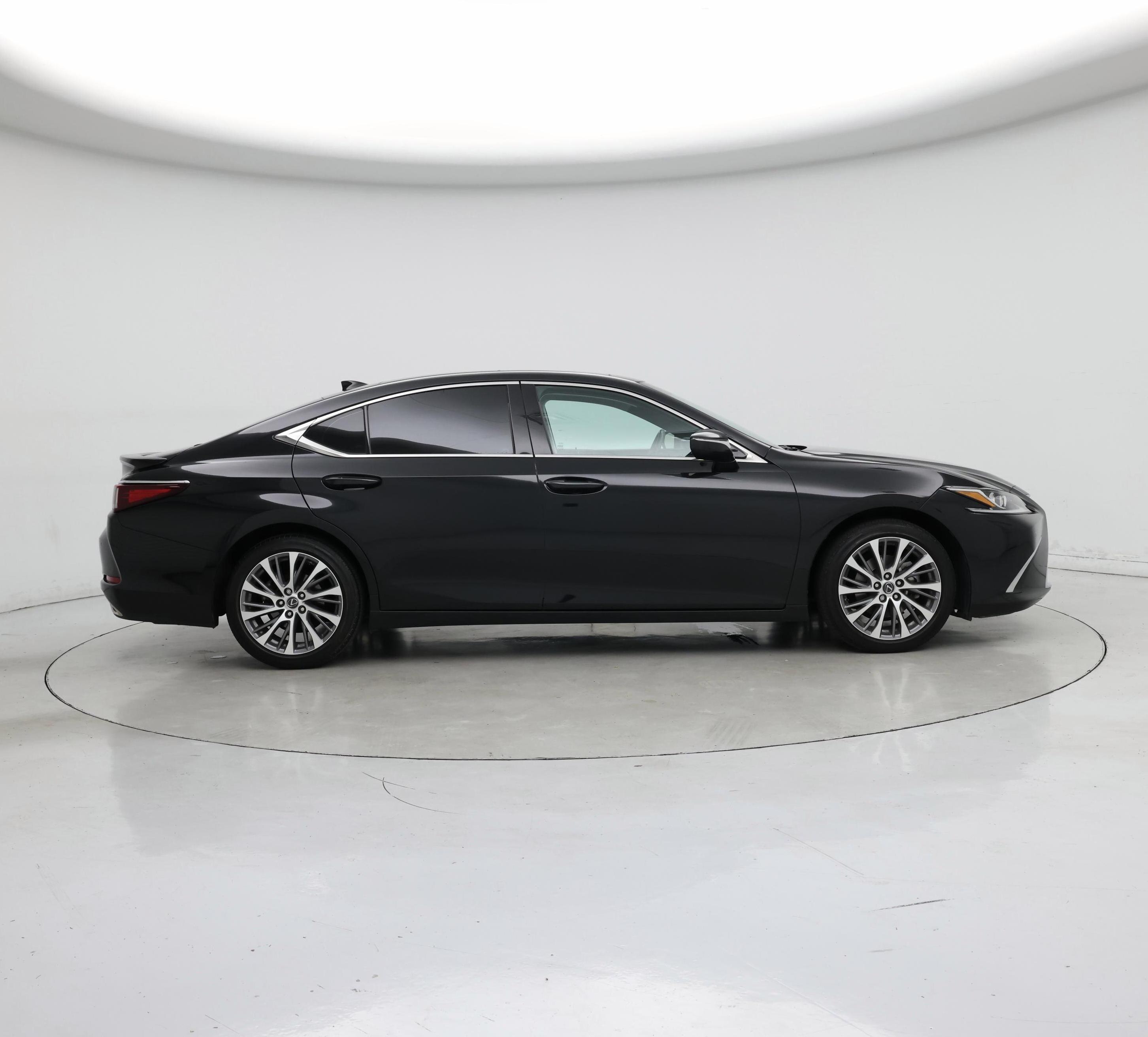 Thumbnail: 2021 Lexus ES - 7