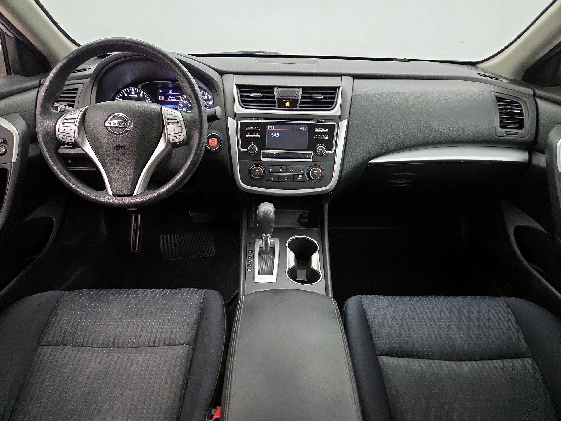 Thumbnail: 2016 Nissan Altima - 9