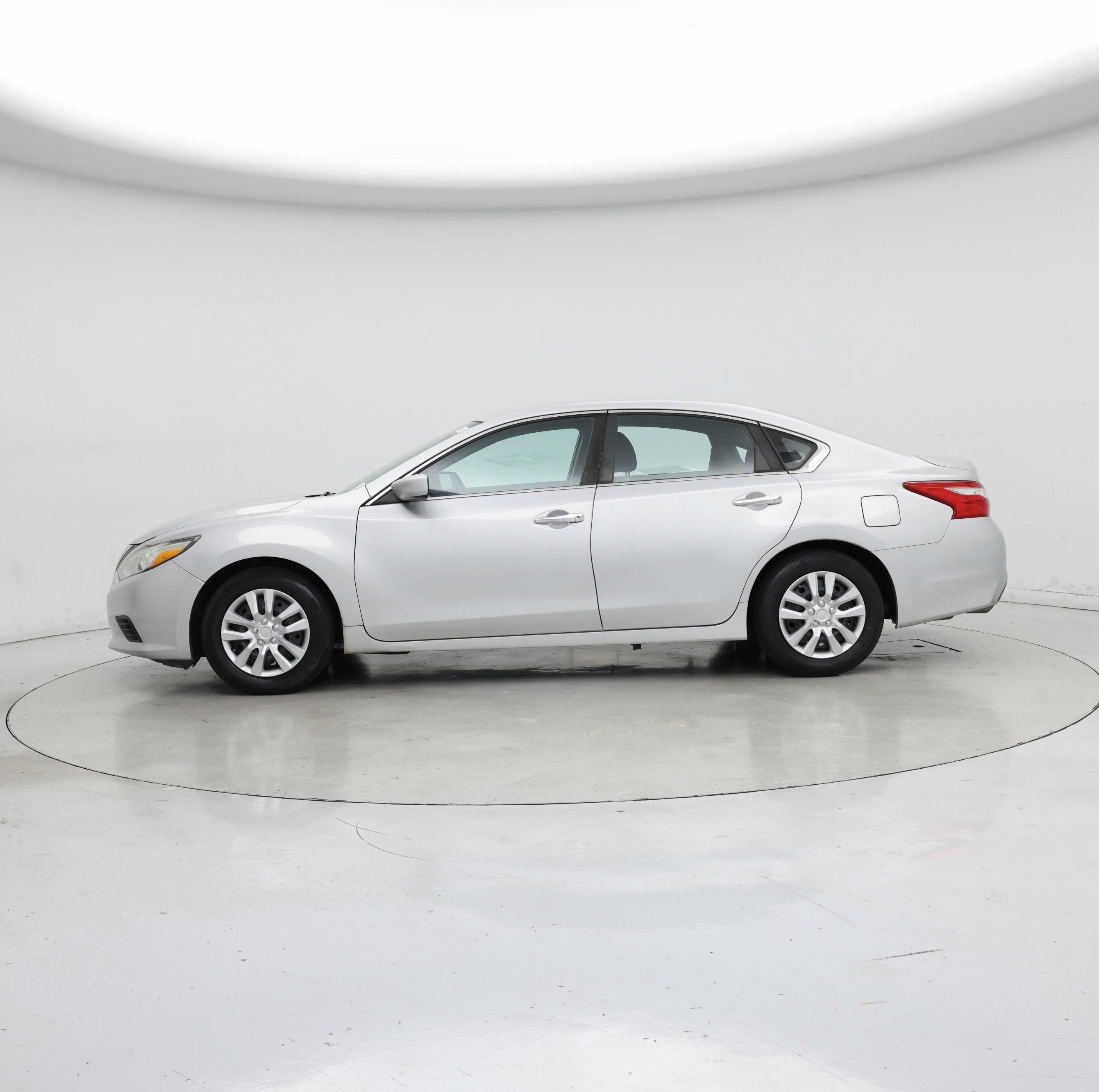 Thumbnail: 2016 Nissan Altima - 3