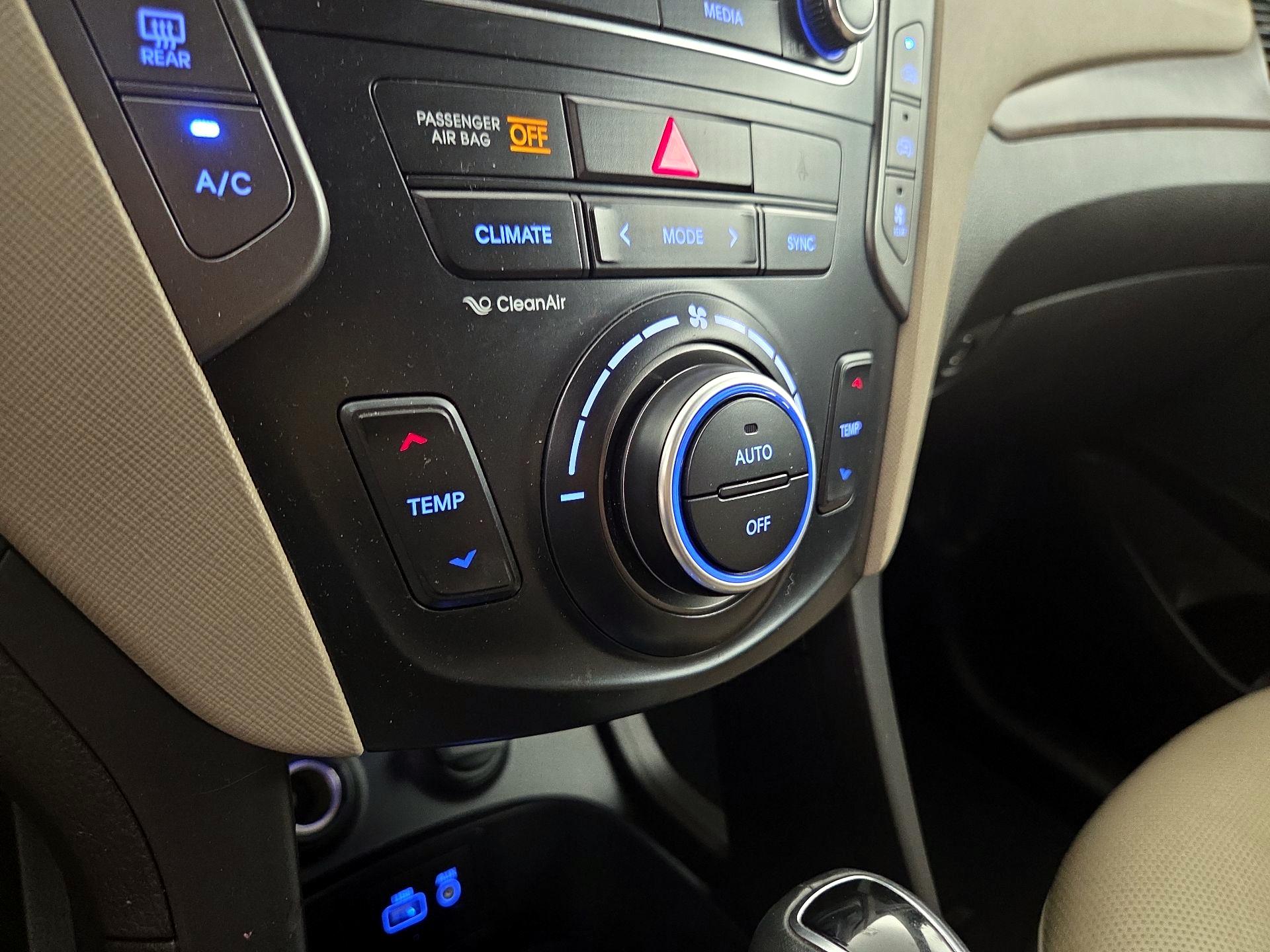 Thumbnail: 2018 Hyundai Santa Fe - 16