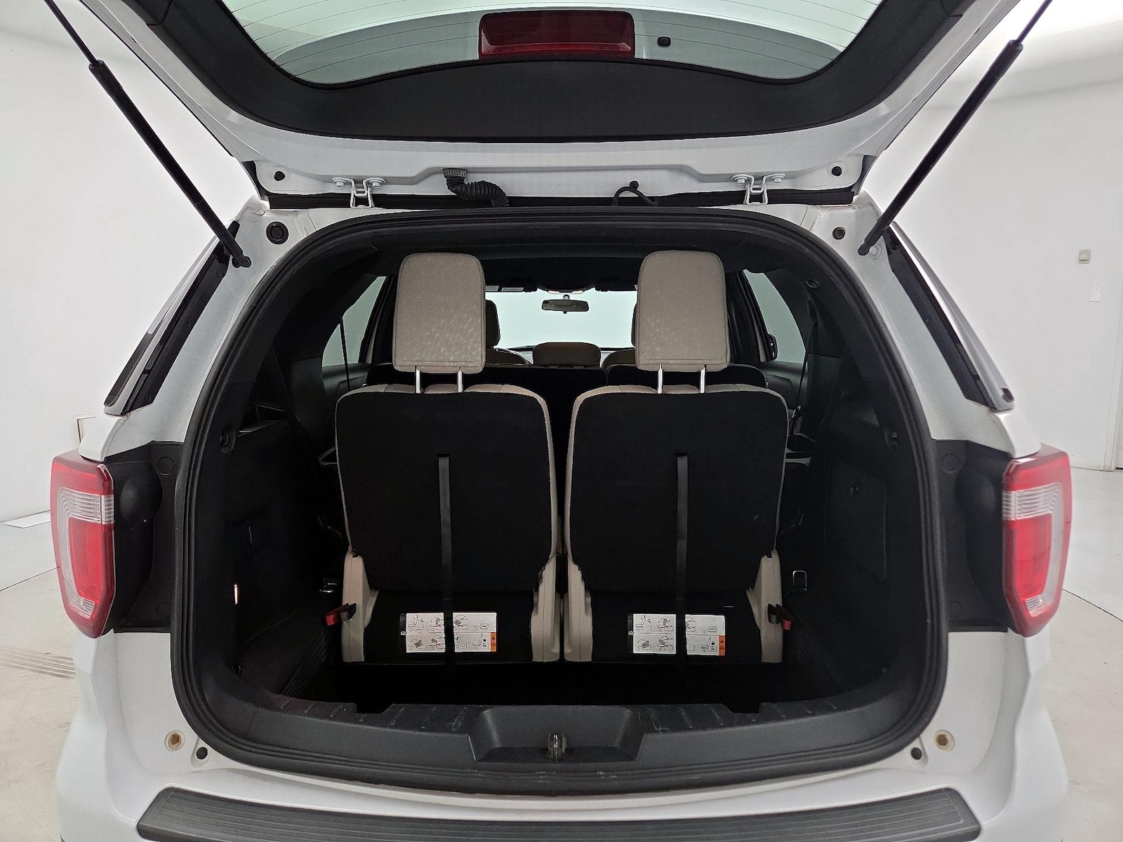 2018 Ford Explorer Base - Photo 22