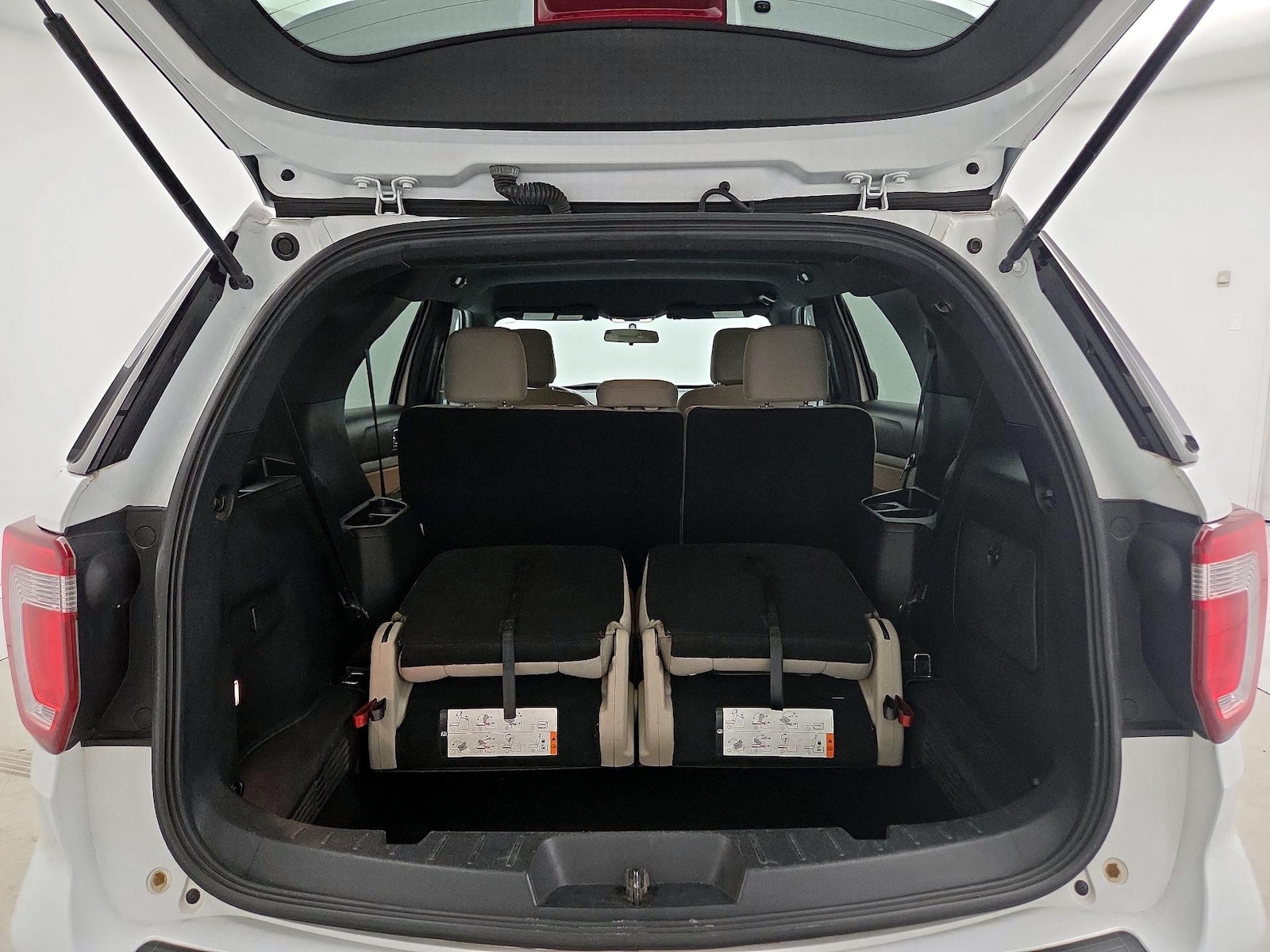 2018 Ford Explorer Base - Photo 23