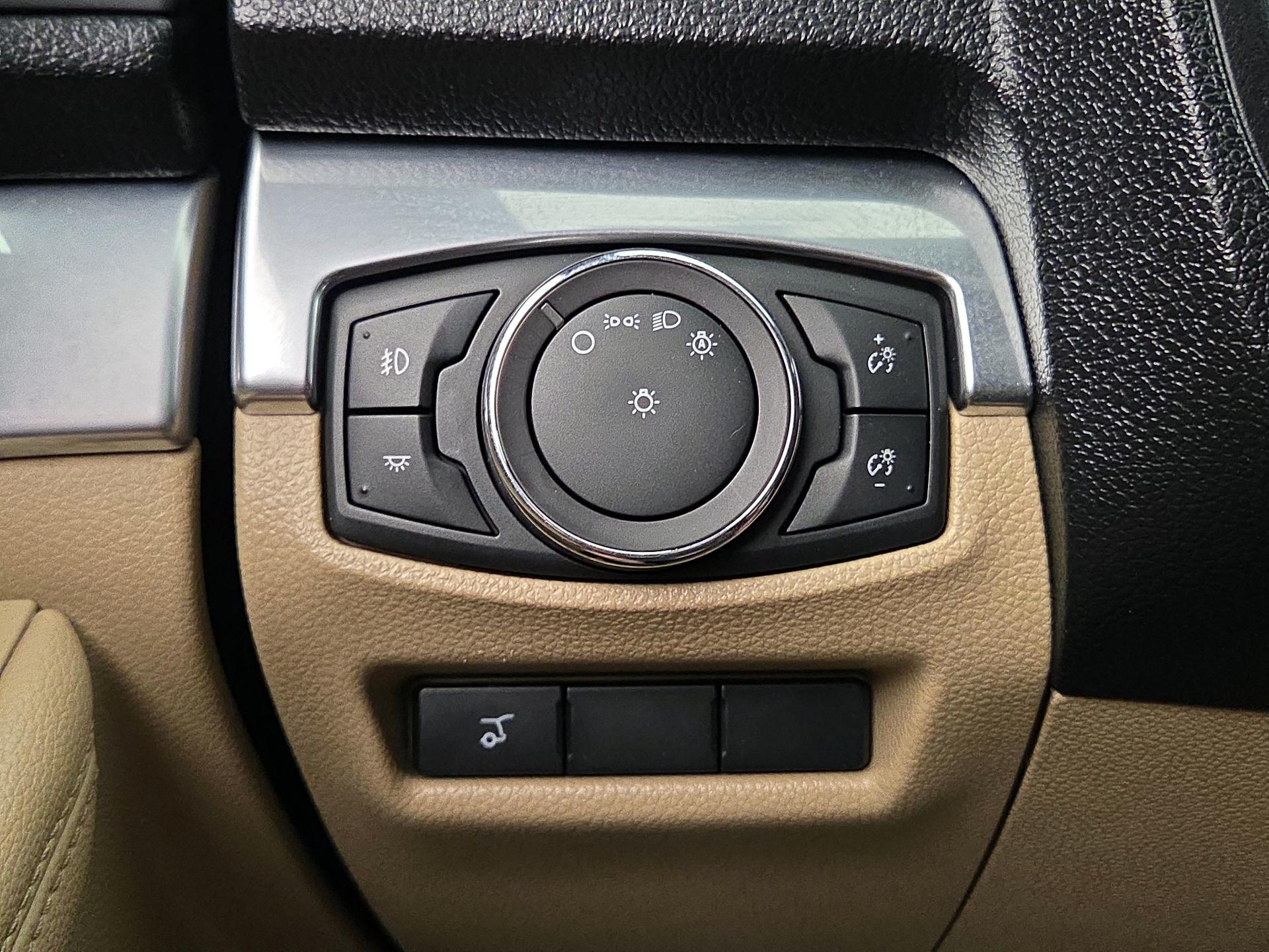 Thumbnail: 2017 Ford Explorer - 13