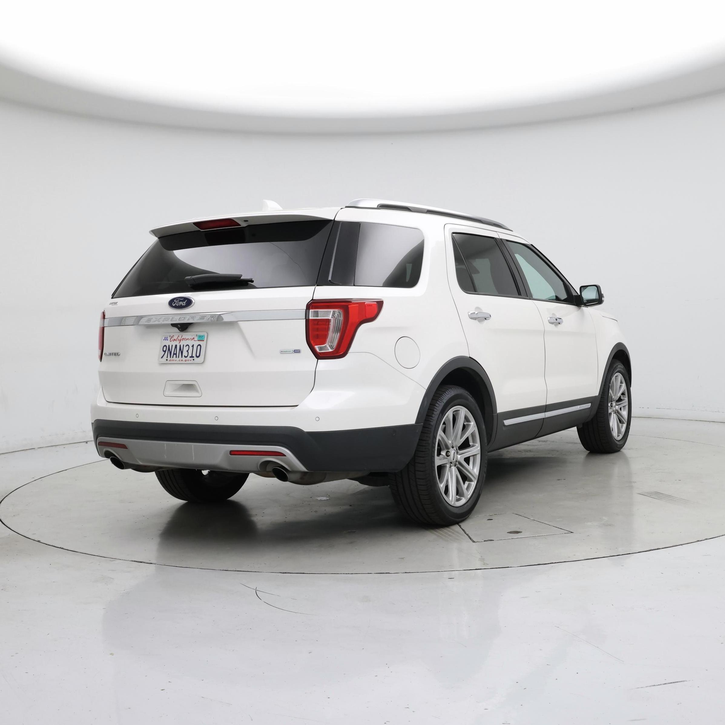 Thumbnail: 2017 Ford Explorer - 8