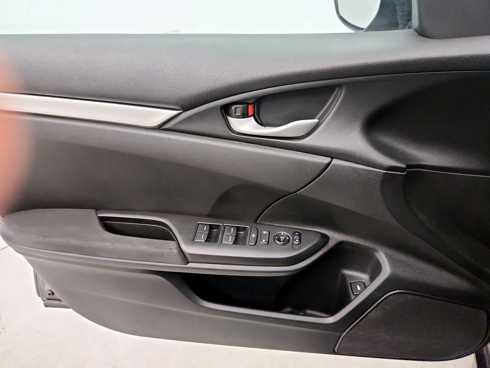 Thumbnail: 2017 Honda Civic - 12