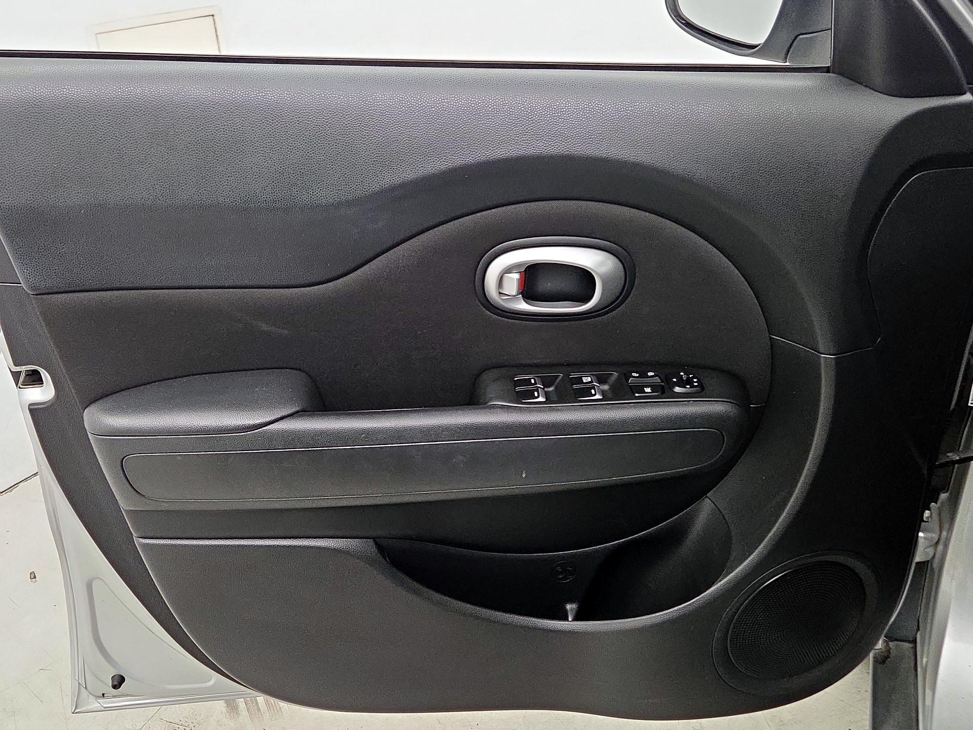 Thumbnail: 2017 Kia Soul - 12