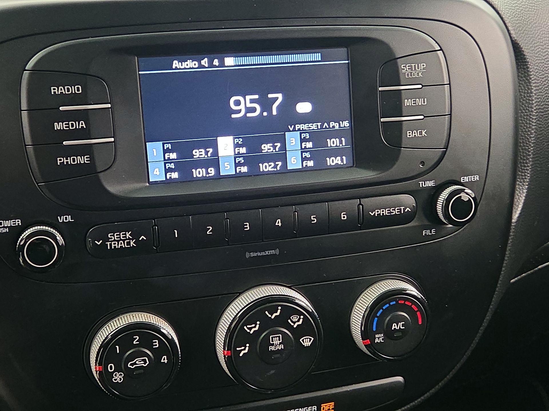 Thumbnail: 2017 Kia Soul - 14