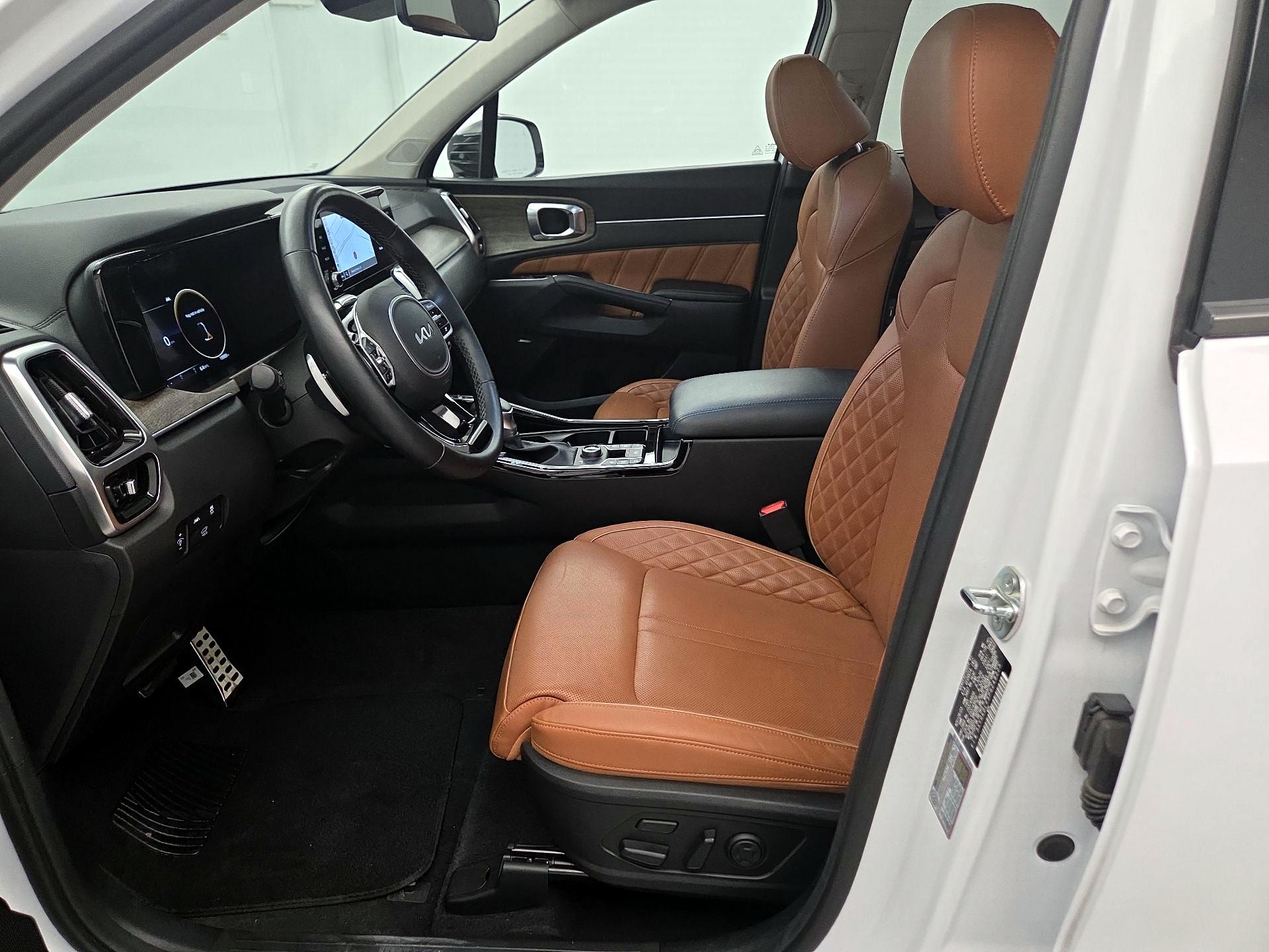 Thumbnail: 2023 Kia Sorento - 11