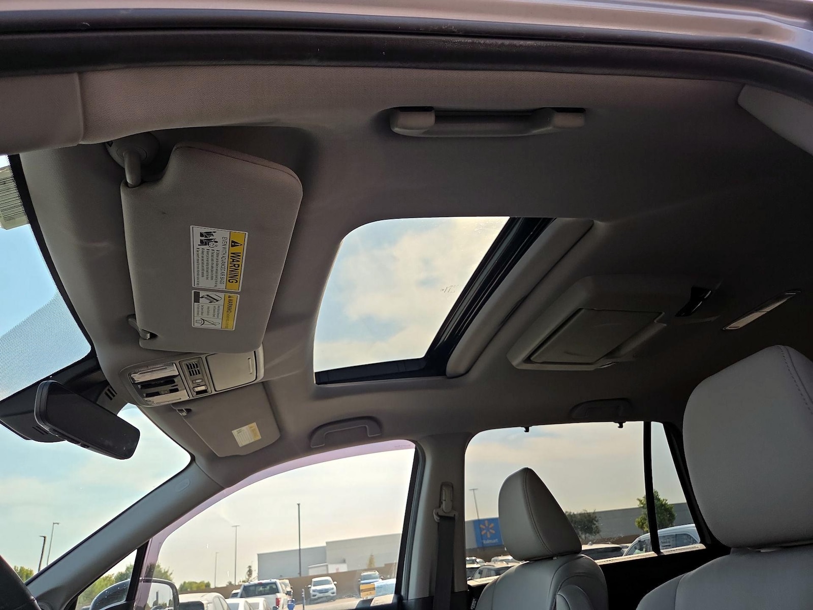 Sunroof(s) & Overhead Airbags