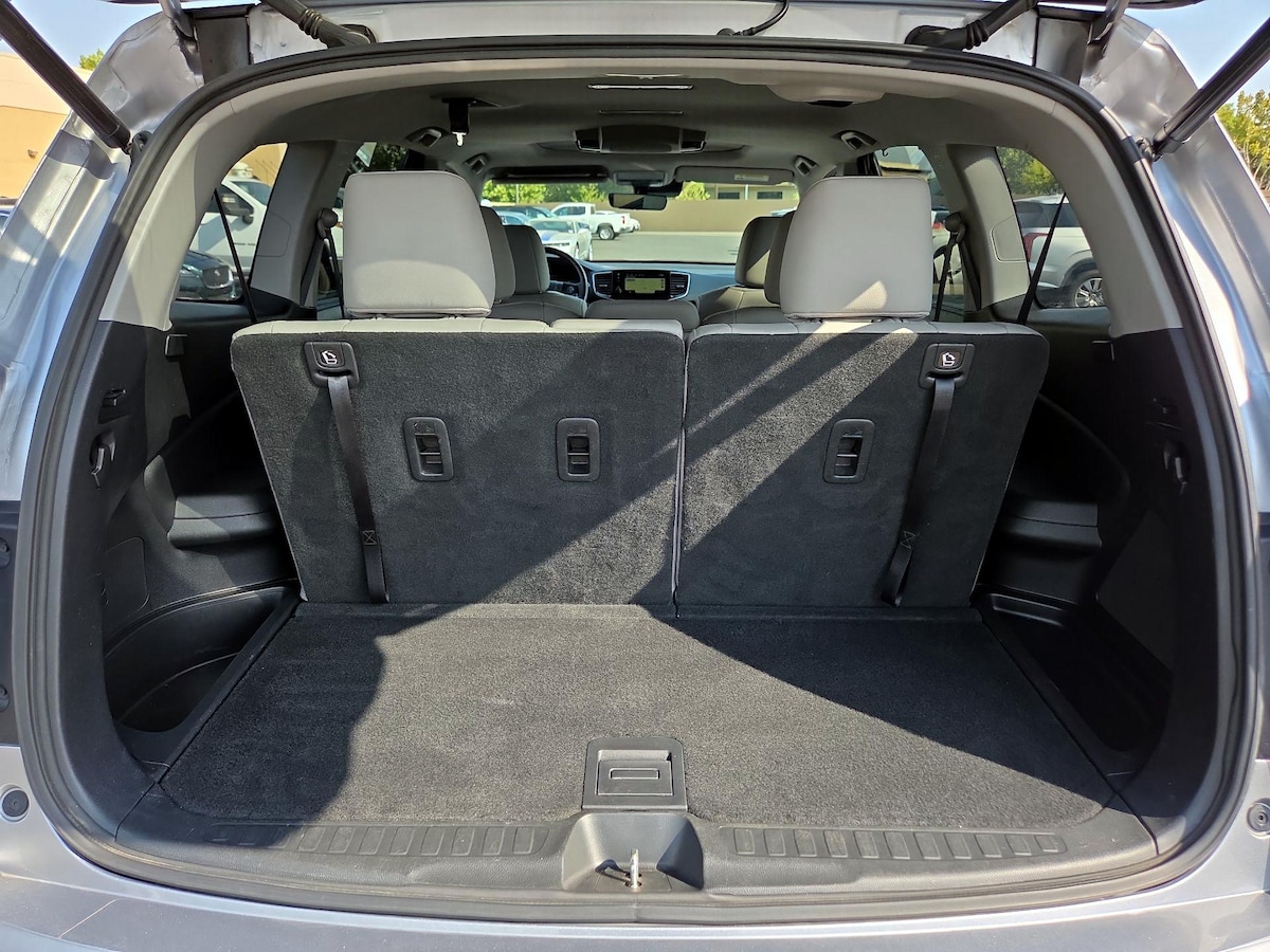 Trunk/Cargo (Seats Up)
