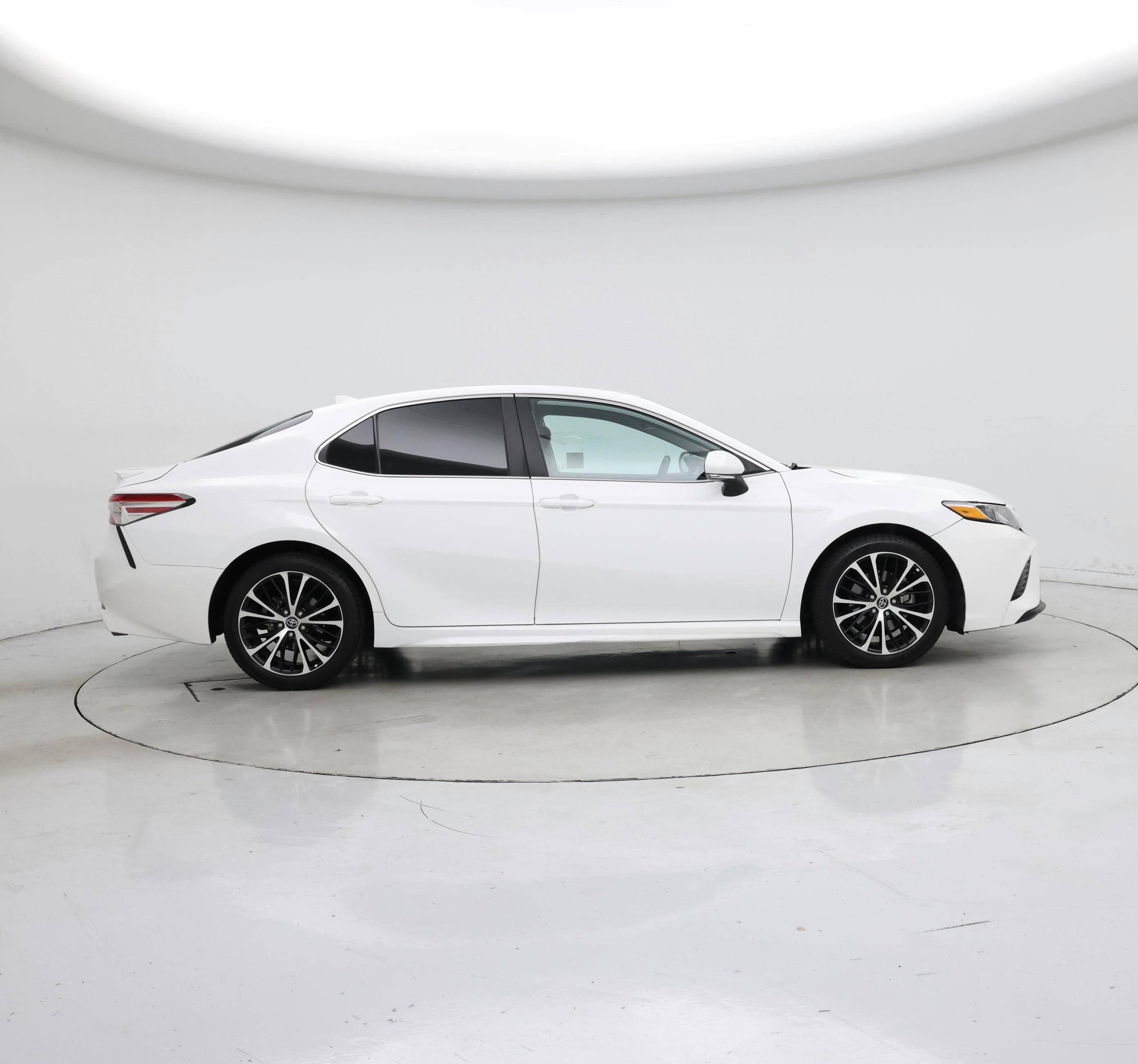 Thumbnail: 2020 Toyota Camry - 7