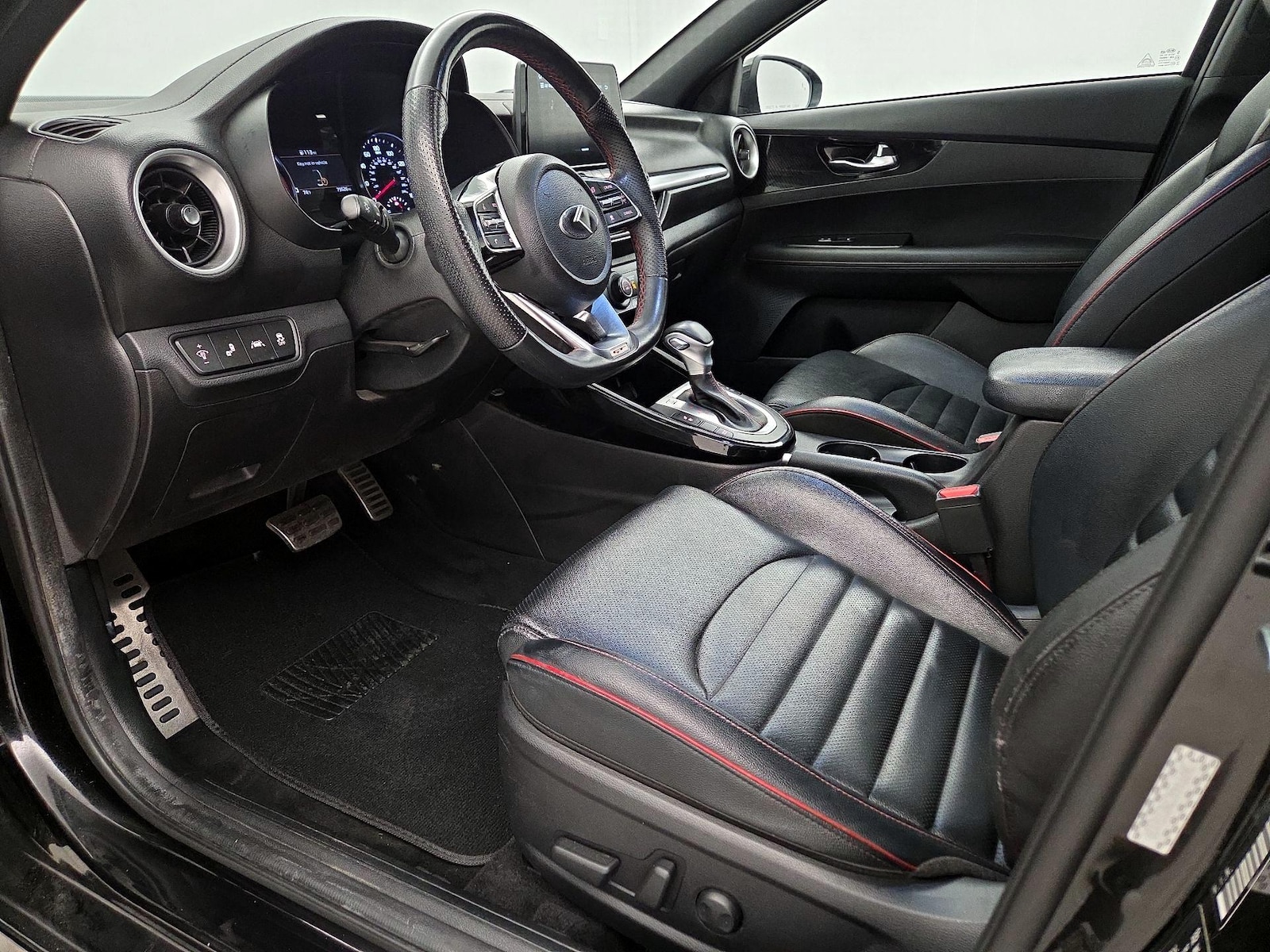 2021 Kia Forte GT - Photo 12