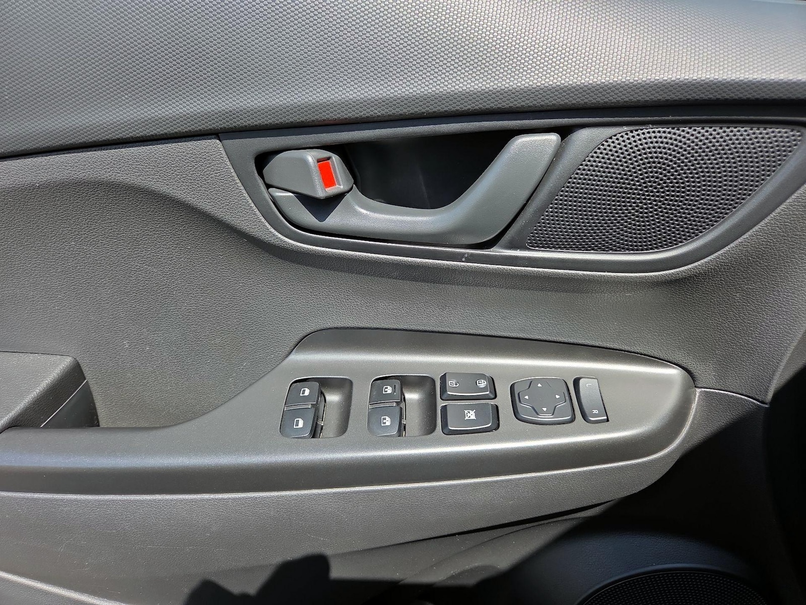 2023 Hyundai Kona SEL - Photo 12