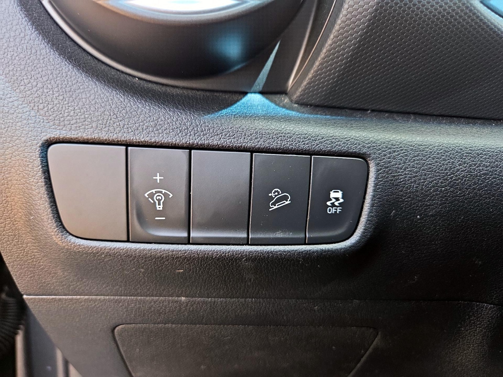 2023 Hyundai Kona SEL - Photo 13
